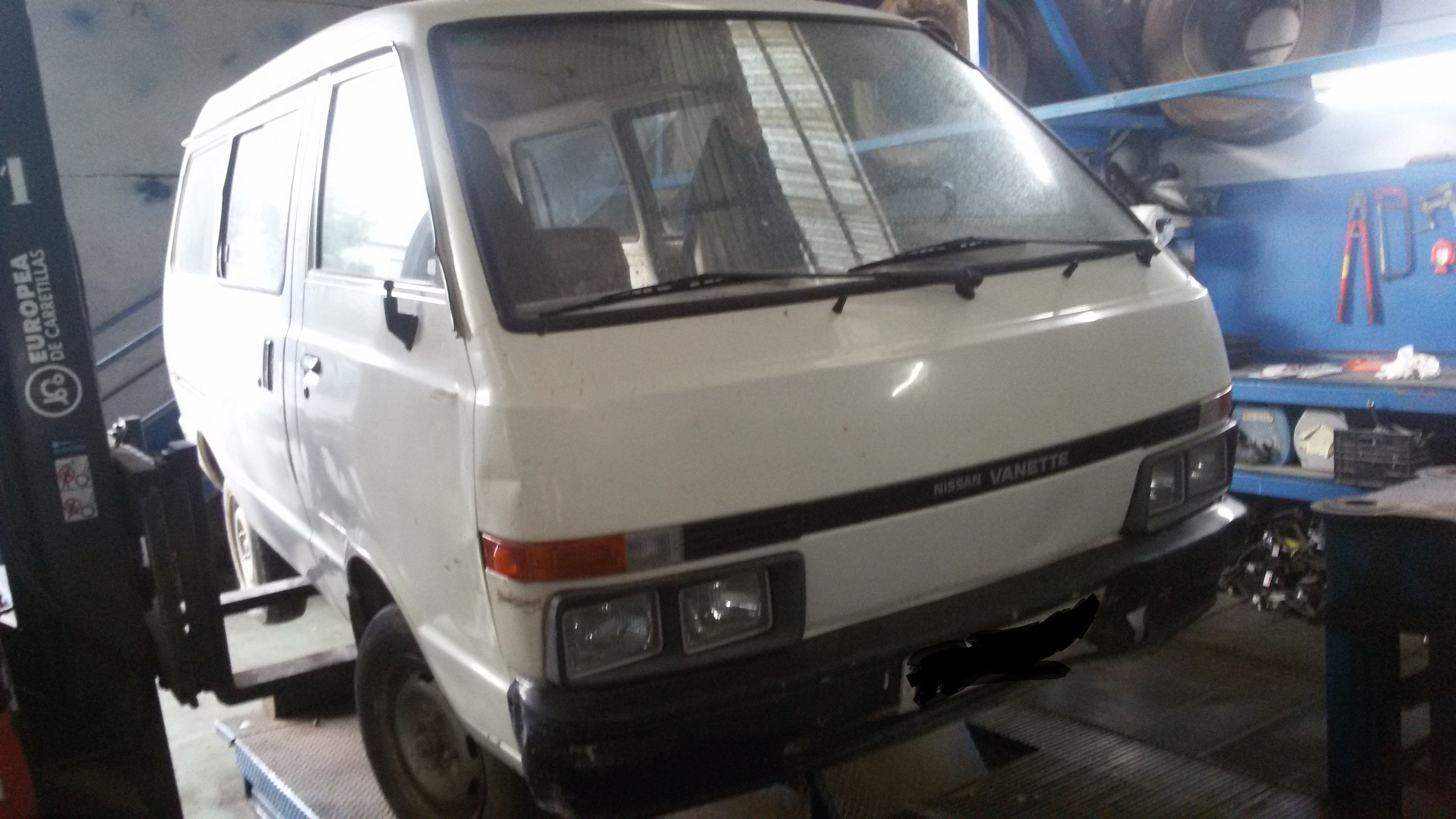 REJILLA DELANTERA NISSAN VANETTE 