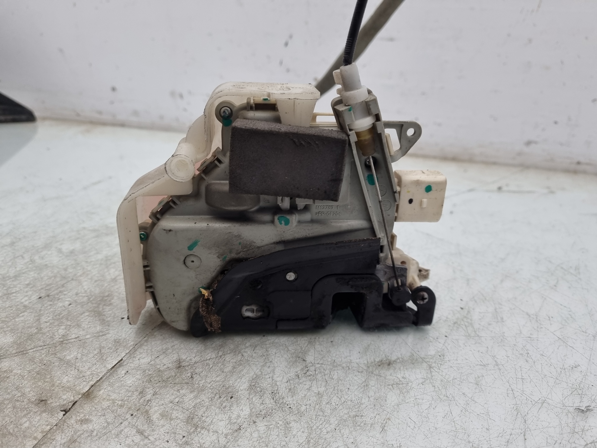 CERRADURA PUERTA DELANTERA IZQUIERDA AUDI A1 CAYC