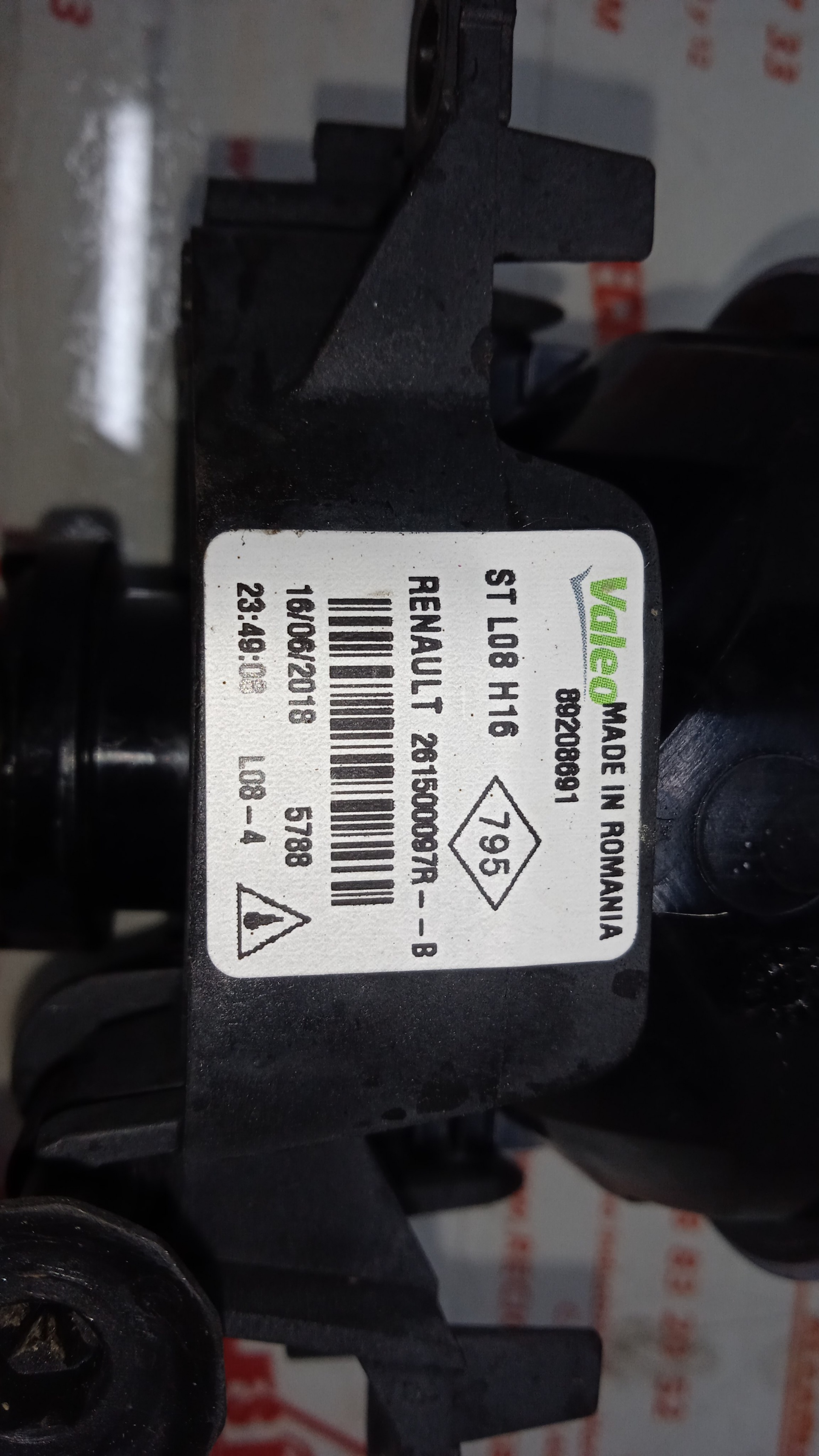 FARO ANTINIEBLA IZQUIERDO DACIA DUSTER 