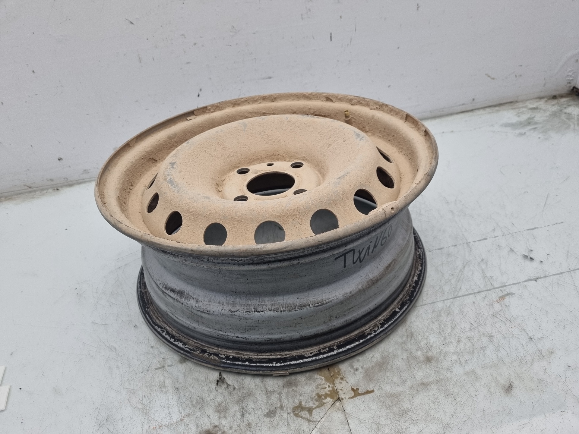 LLANTA RENAULT TWINGO K9K 17