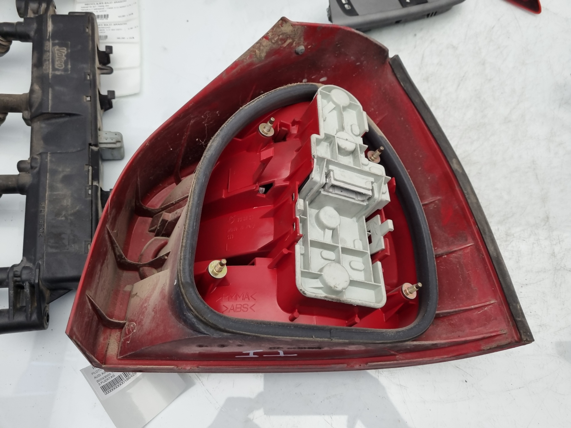 PILOTO TRASERO IZQUIERDO AUDI A3 AHF