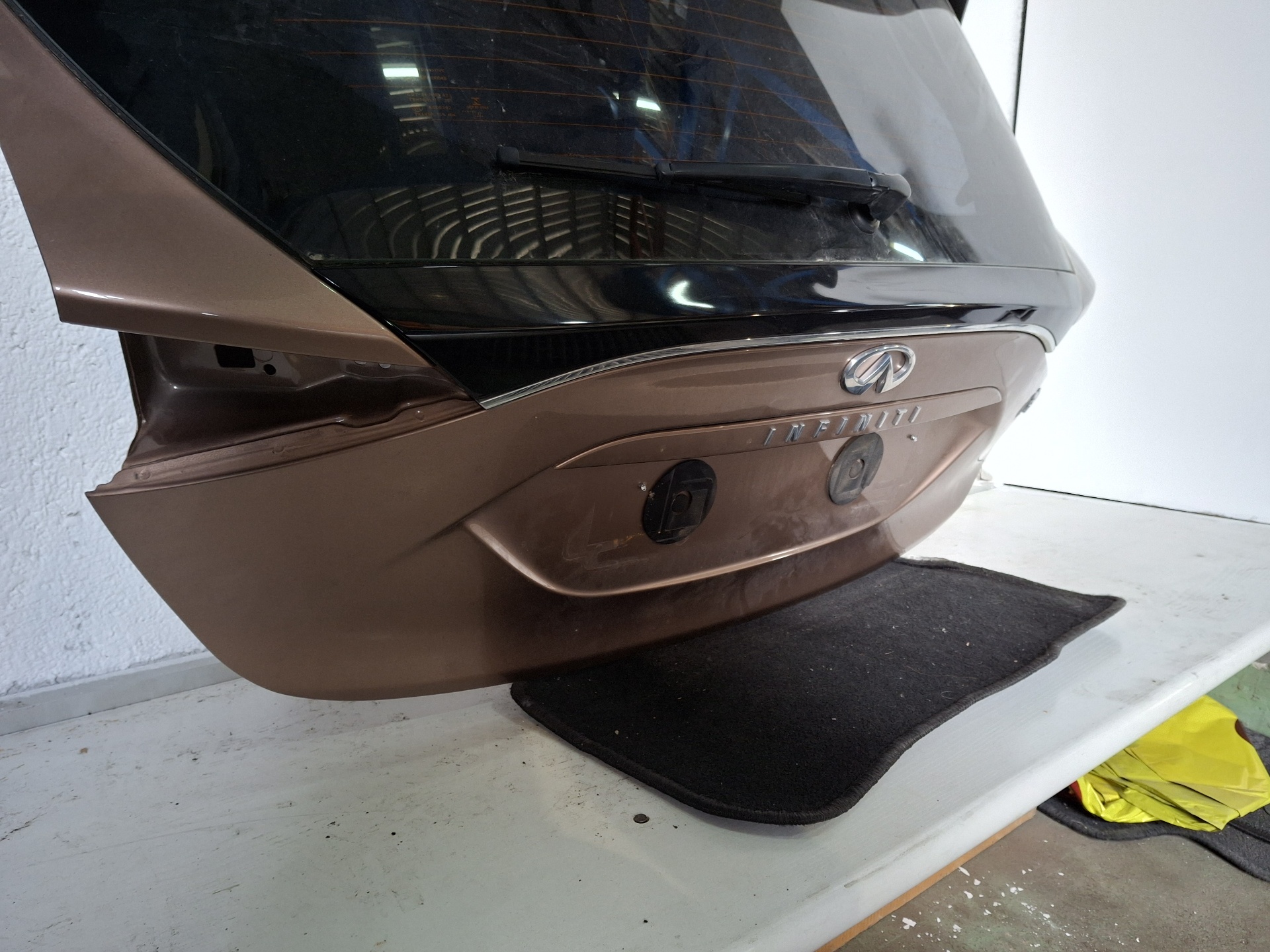 PORTON TRASERO INFINITI Q30 270910