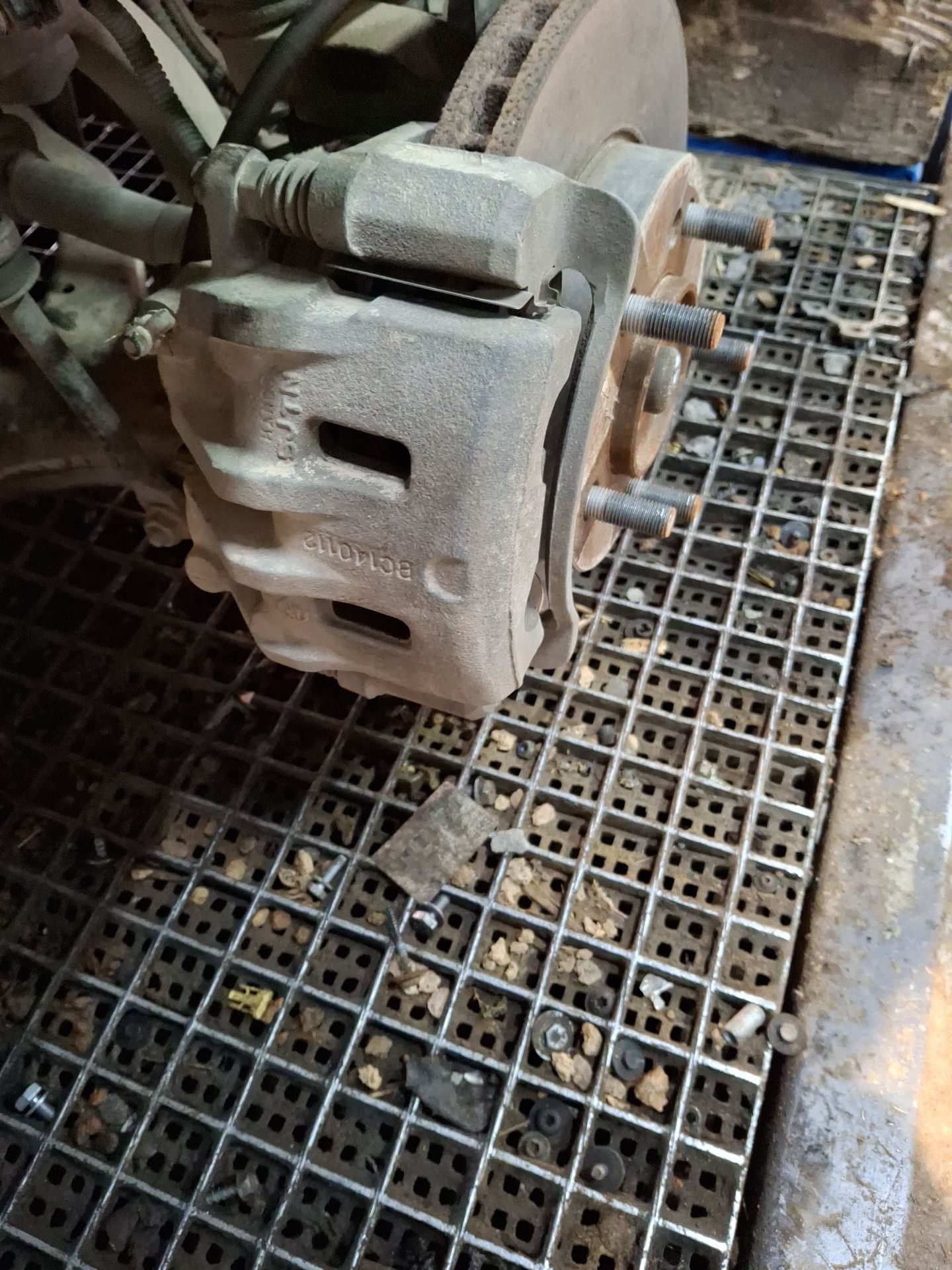 PINZA FRENO DELANTERA IZQUIERDA SSANGYONG KYRON 