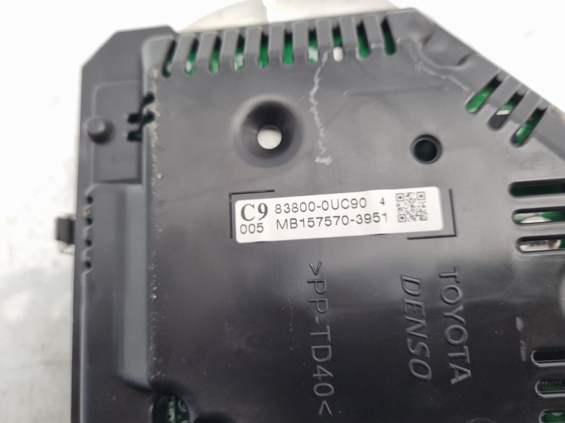 CUADRO INSTRUMENTOS TOYOTA YARIS 1NZ