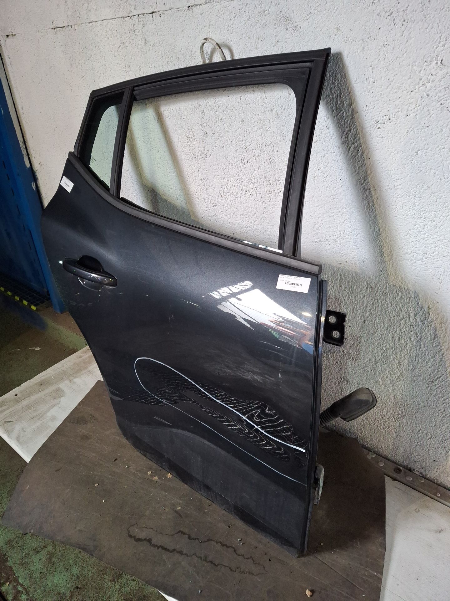 PUERTA TRASERA DERECHA DACIA SANDERO 