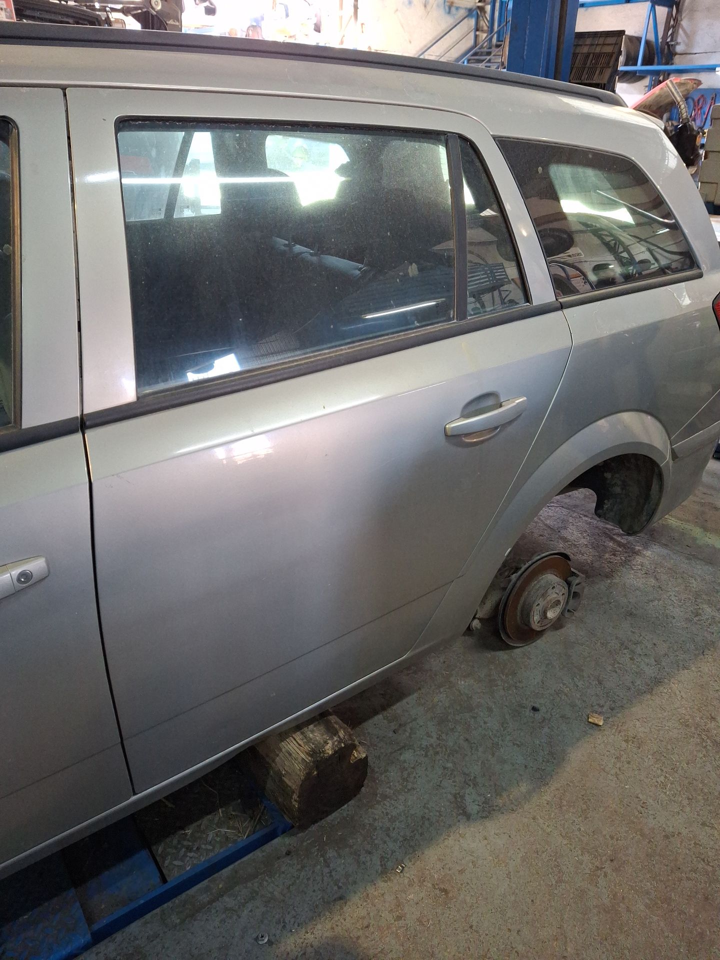 PUERTA TRASERA IZQUIERDA OPEL ASTRA 