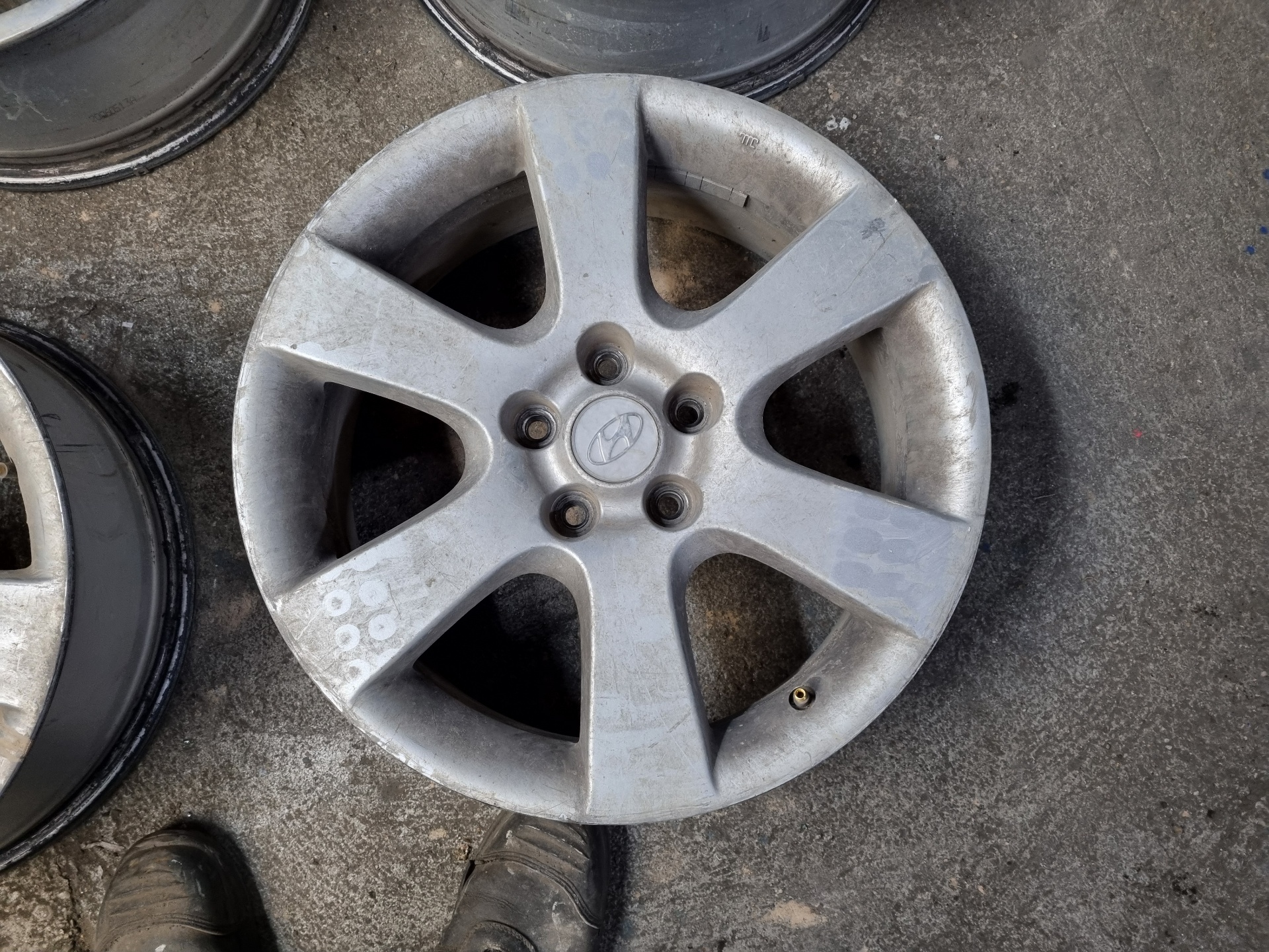 JUEGO LLANTAS HYUNDAI SANTA D4EB