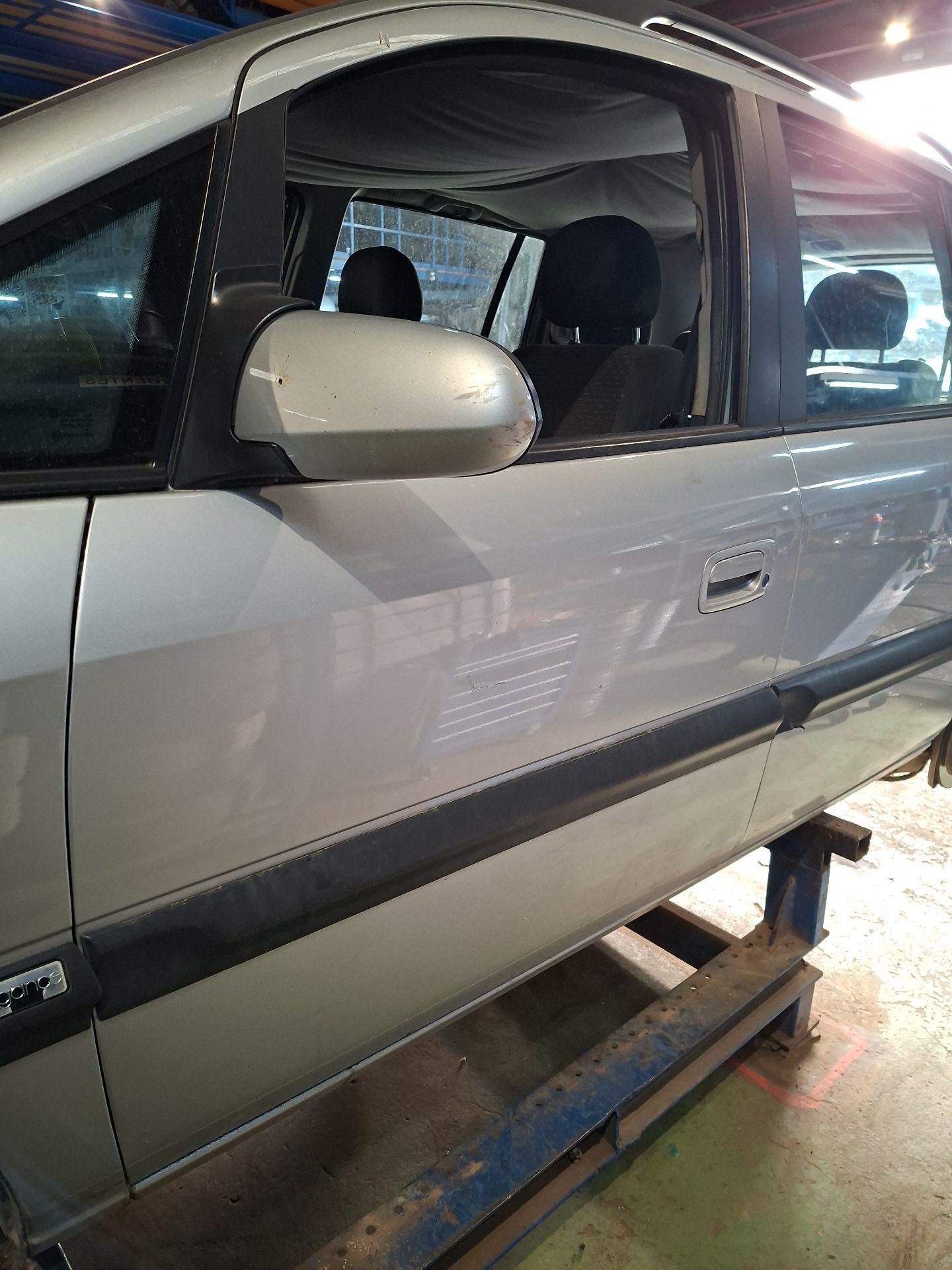 PUERTA DELANTERA IZQUIERDA OPEL ZAFIRA 