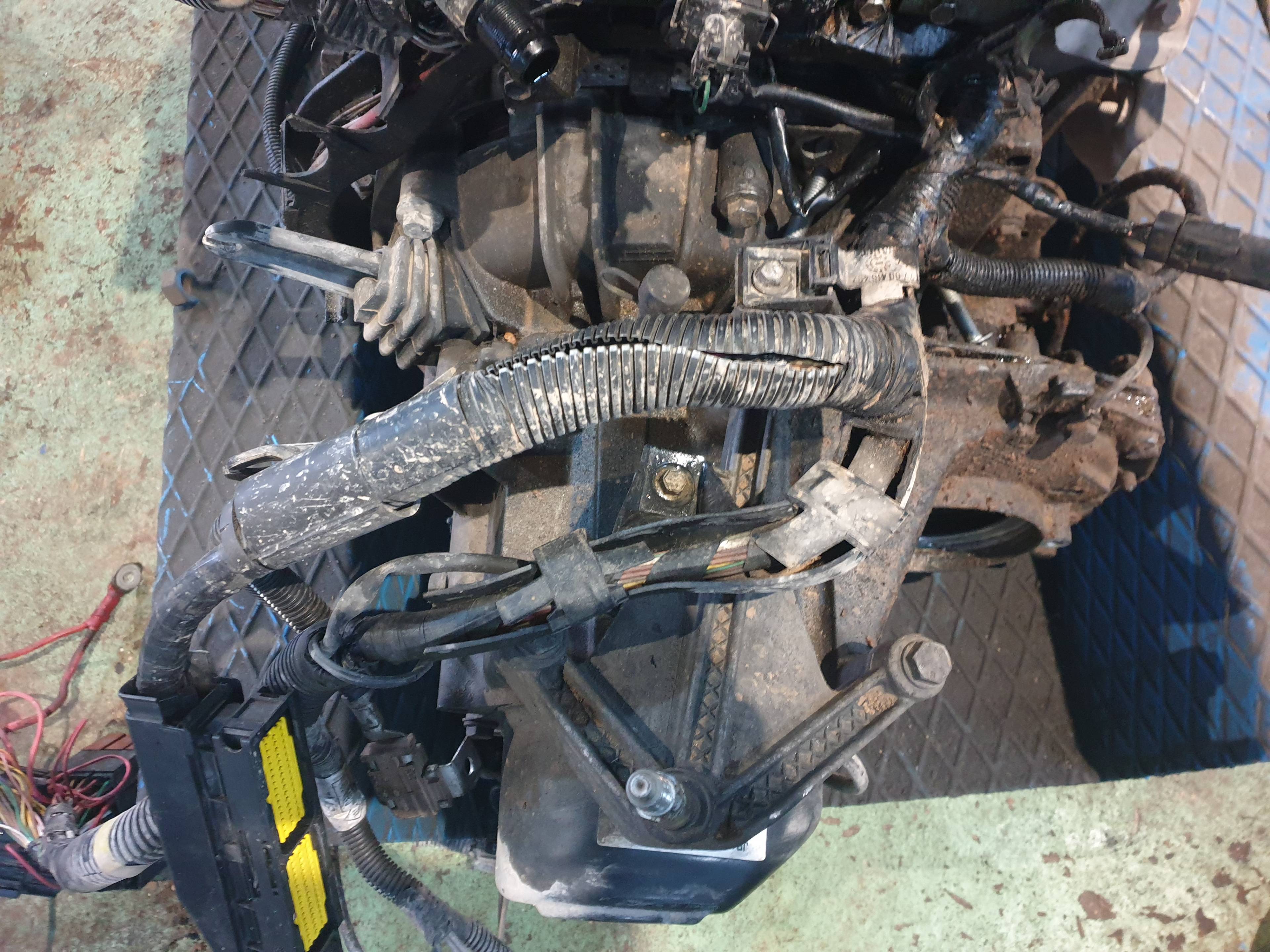 CAJA CAMBIOS RENAULT CLIO K4J C7