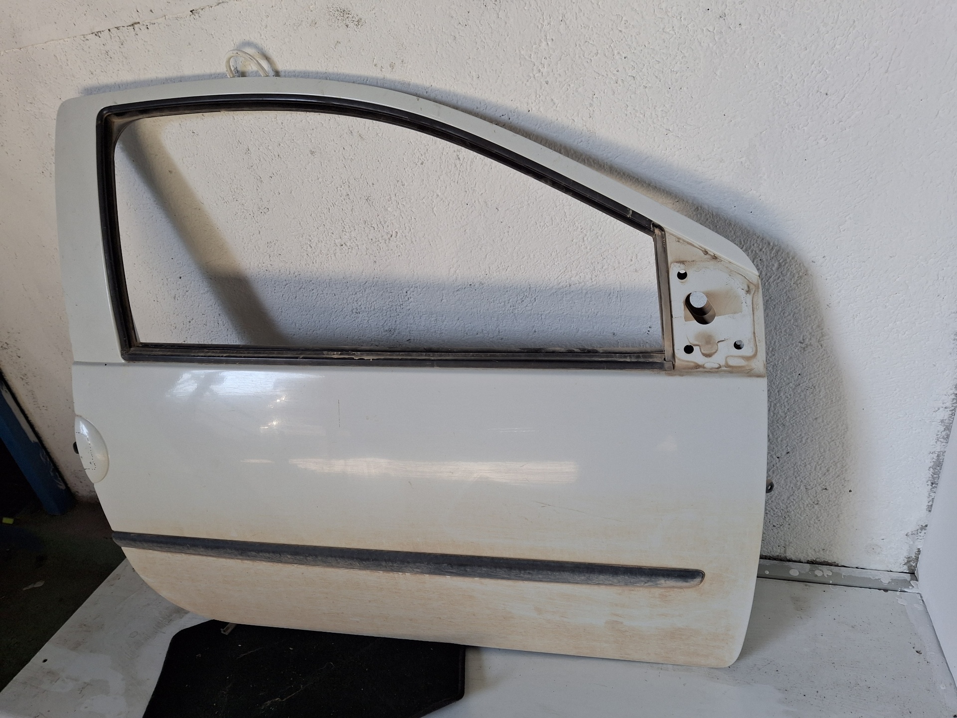PUERTA DELANTERA DERECHA RENAULT TWINGO K9K 17