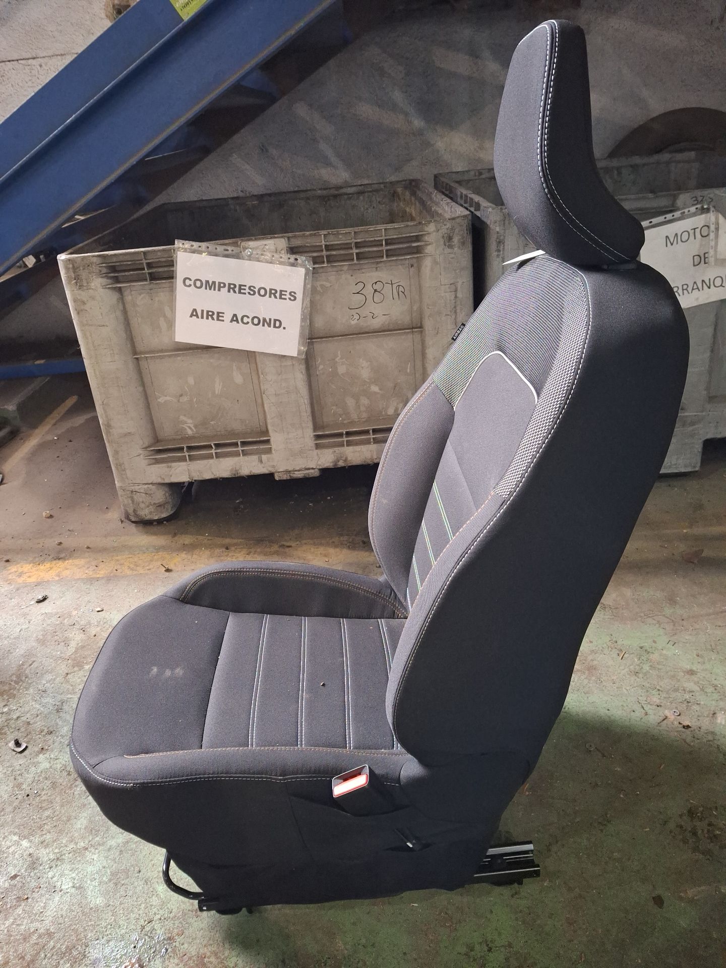 ASIENTO DELANTERO DERECHO DACIA SANDERO 