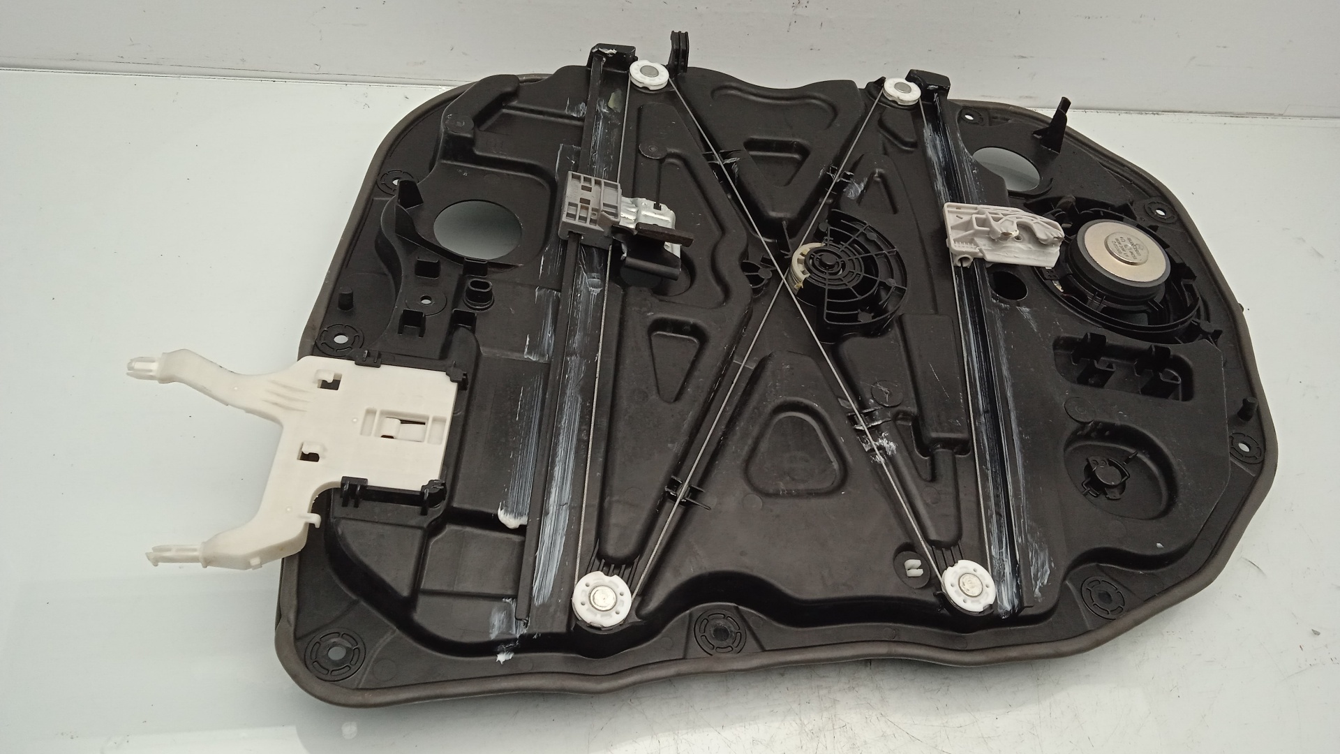 ELEVALUNAS DELANTERO IZQUIERDO SSANGYONG KORANDO 673910