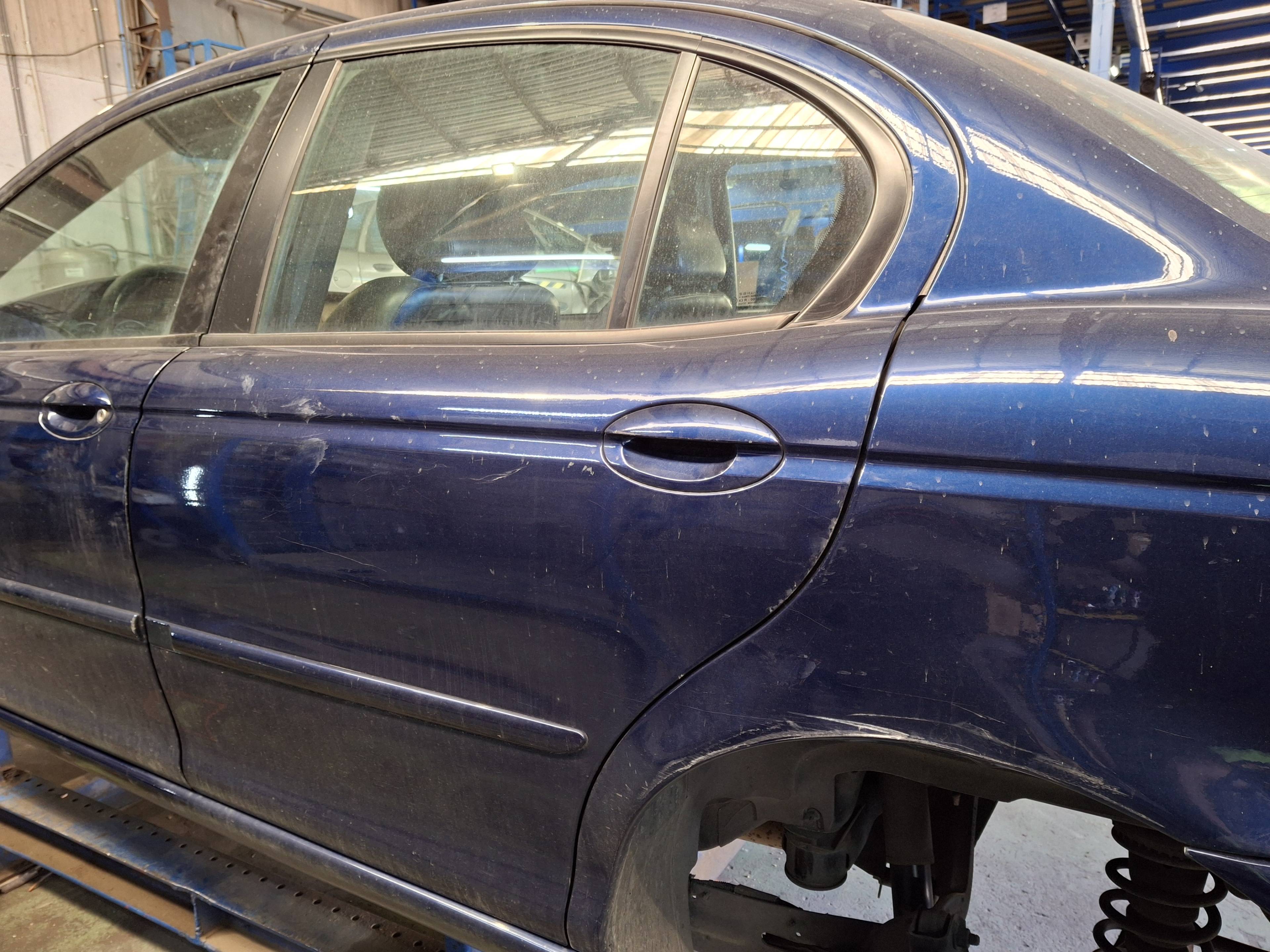 PUERTA TRASERA IZQUIERDA JAGUAR X-TYPE 5B