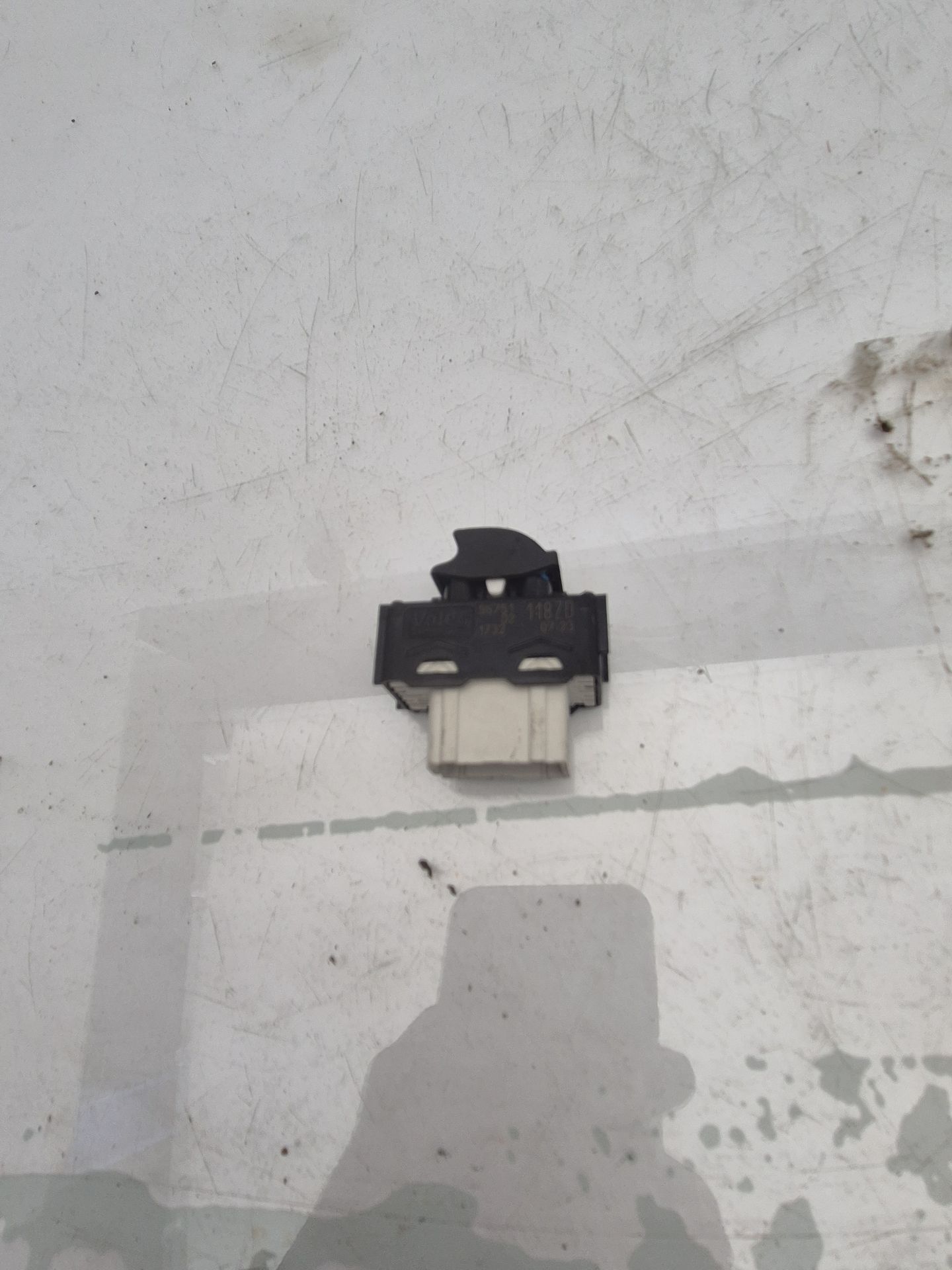 MANDO ELEVALUNAS DELANTERO DERECHO PEUGEOT 208 