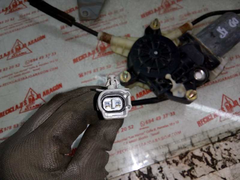 ELEVALUNAS DELANTERO DERECHO TOYOTA CARINA 4A FE