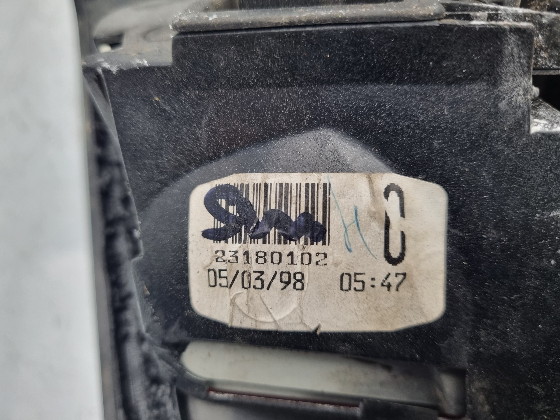 PILOTO ANTINIEBLA TRASERO IZQUIERDO NISSAN PRIMERA 