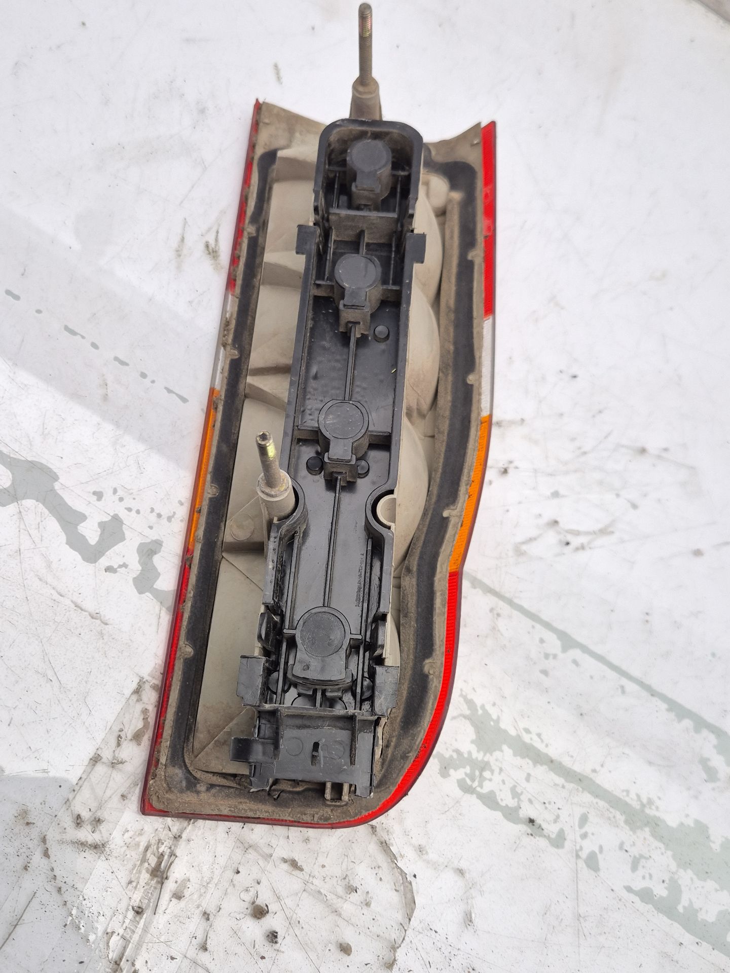 PILOTO TRASERO DERECHO FORD TRANSIT 