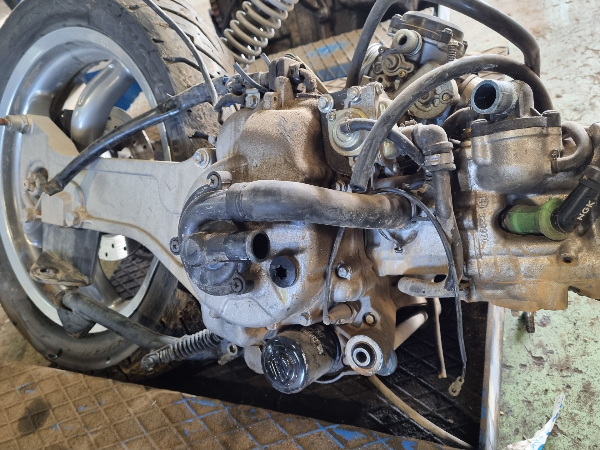 MOTOR COMPLETO APRILIA SCARABEO M285M