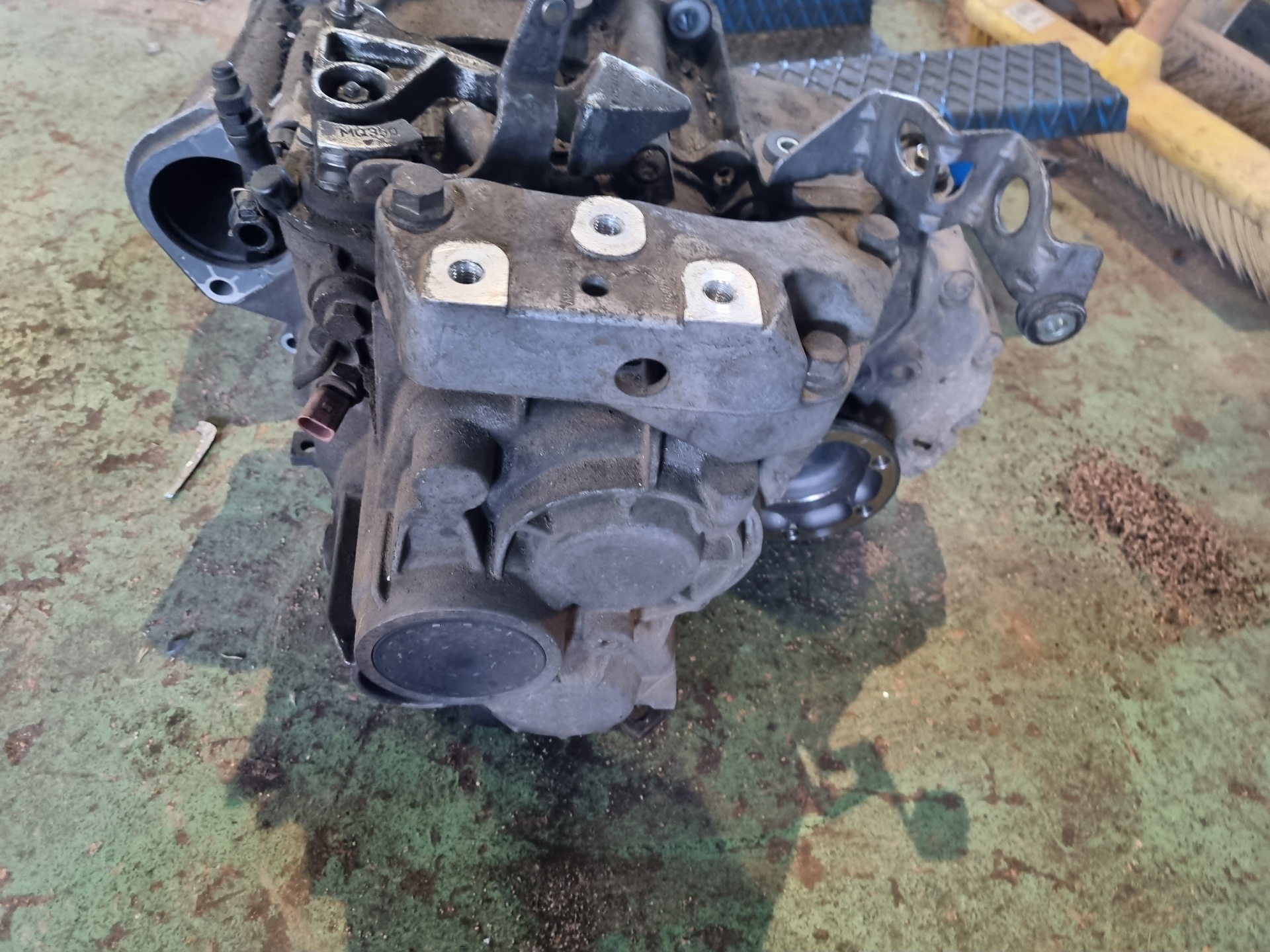 CAJA CAMBIOS AUDI A3 BMN