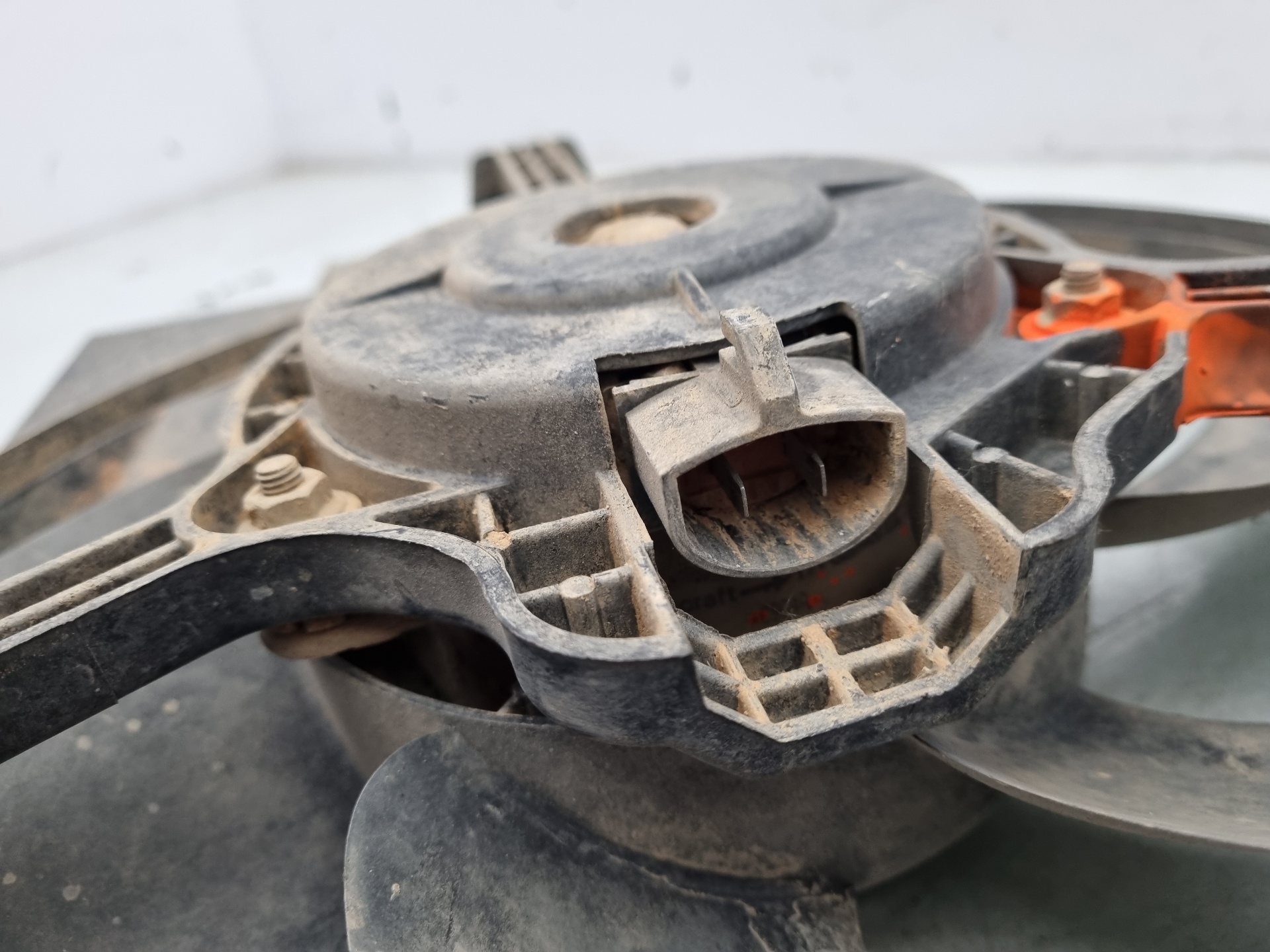 ELECTROVENTILADOR FORD FUSION F6JA