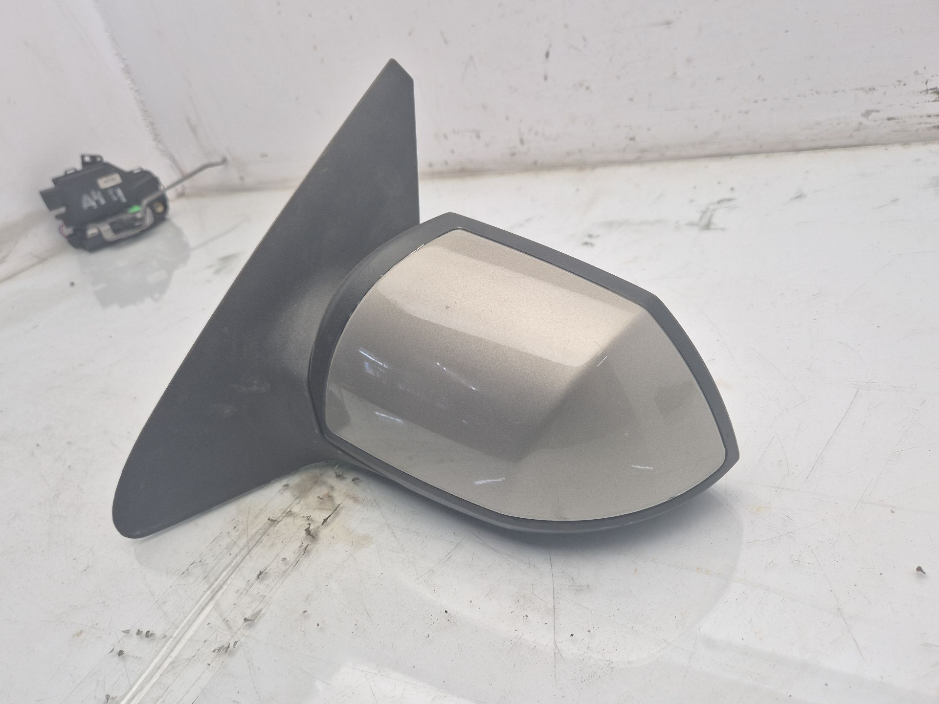 PILOTO TRASERO IZQUIERDO FORD MONDEO 