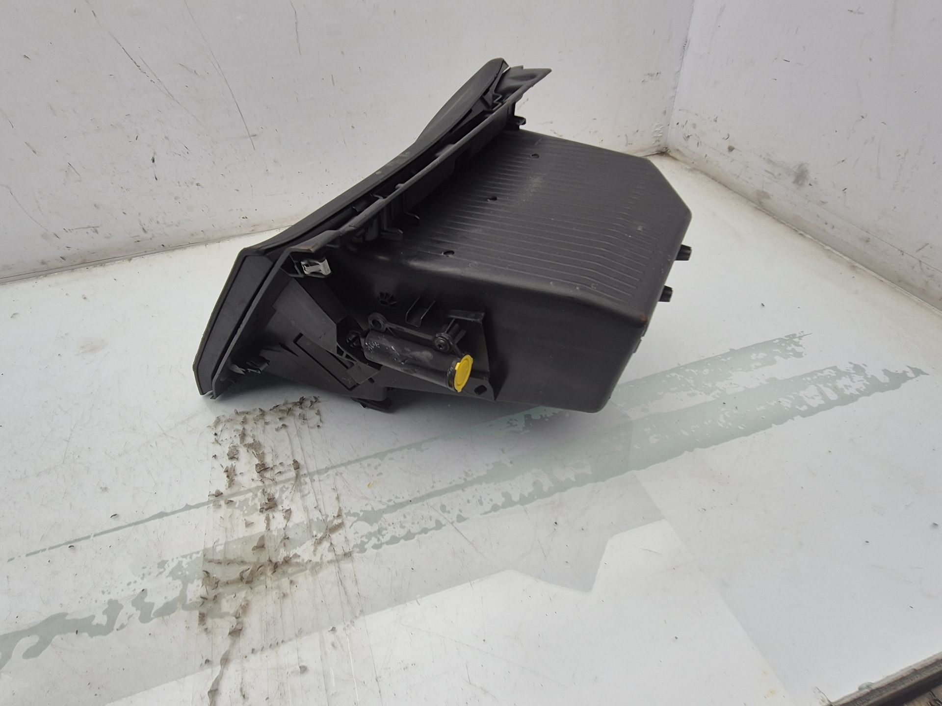 GUANTERA PEUGEOT 208 