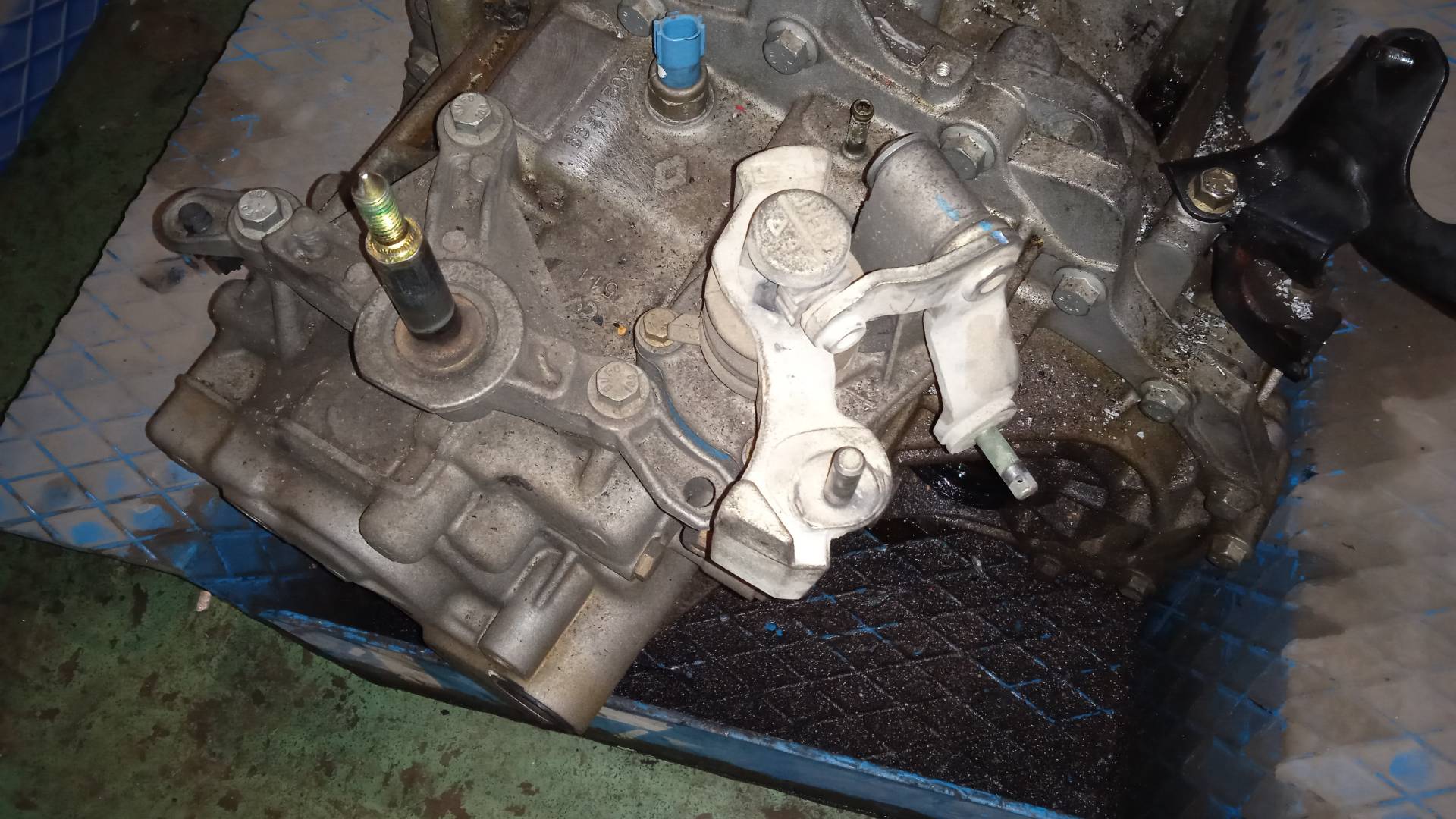 CAJA CAMBIOS NISSAN PRIMERA F9Q