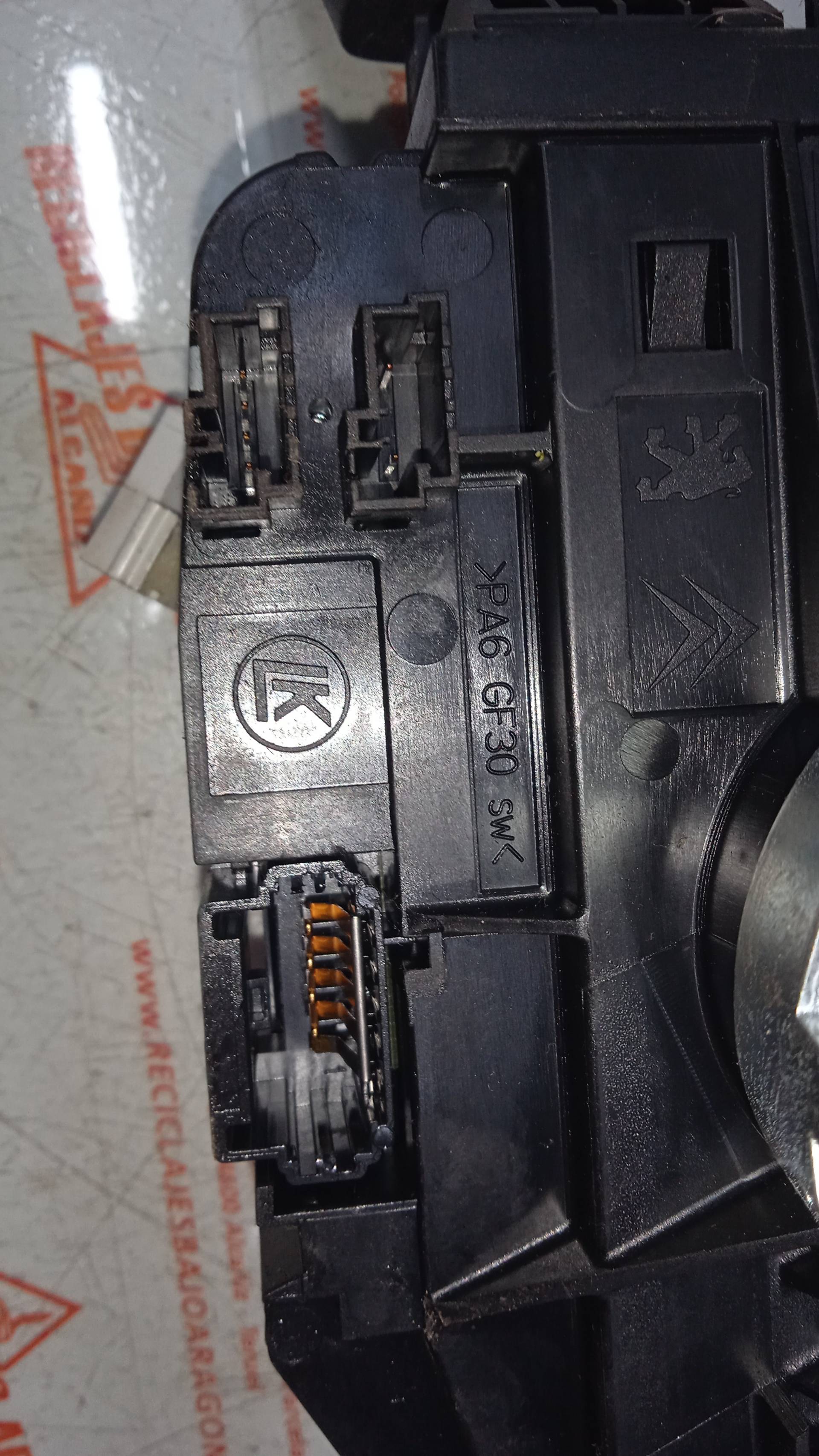 MANDO MULTIFUNCION CITROEN C3 8HZ