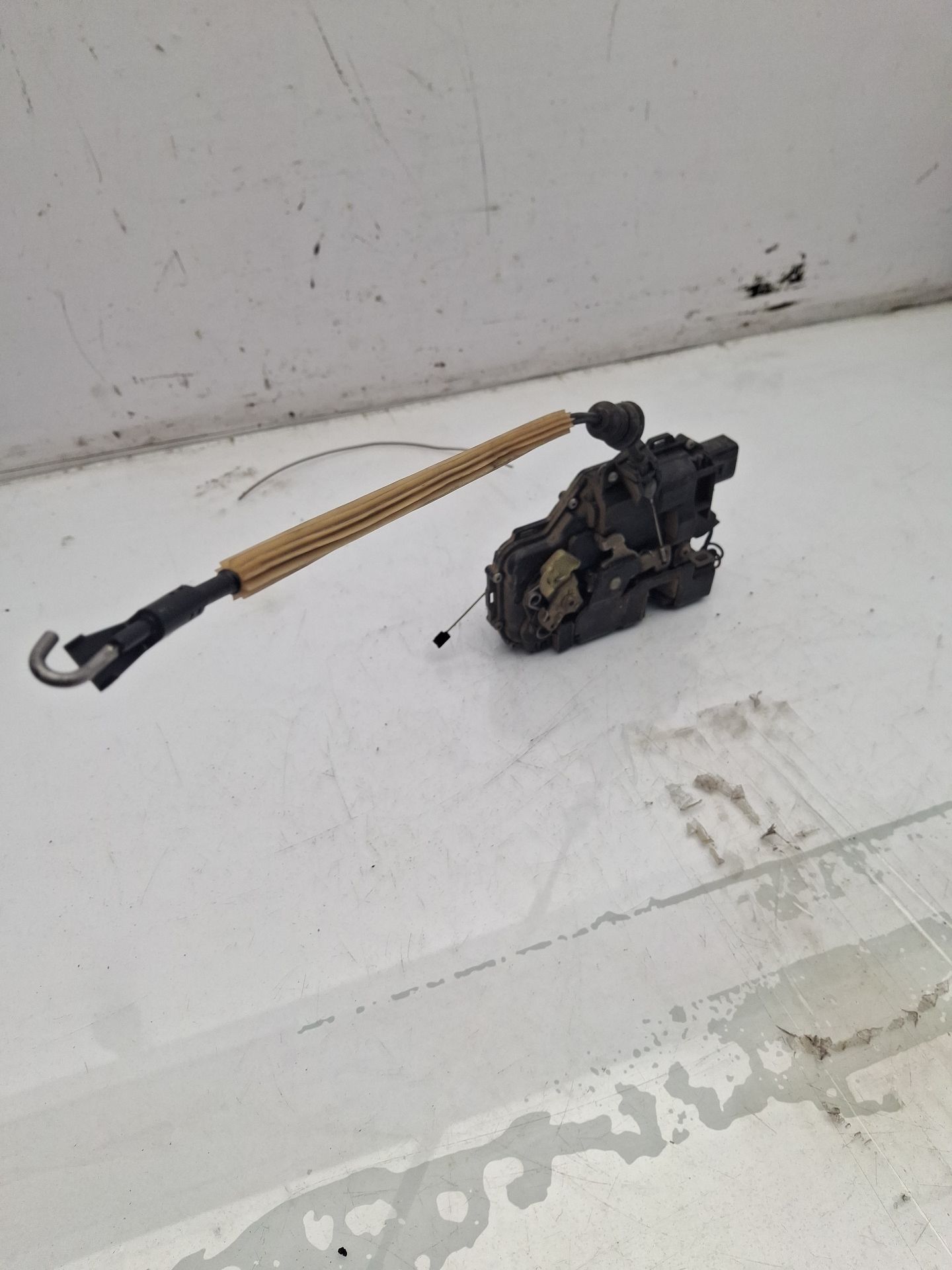 CERRADURA PUERTA DELANTERA IZQUIERDA SEAT TOLEDO 
