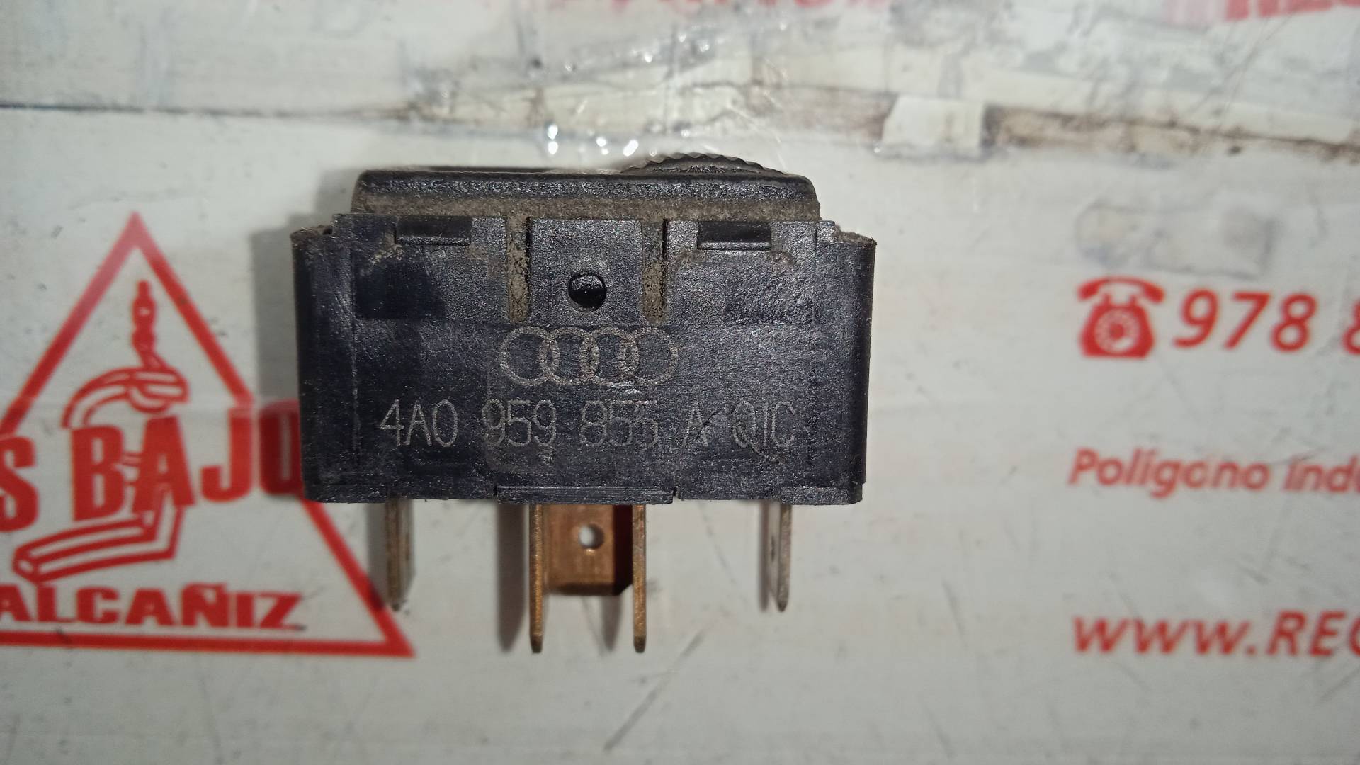 MANDO ELEVALUNAS DELANTERO IZQUIERDO AUDI 80/90 (8 1Z