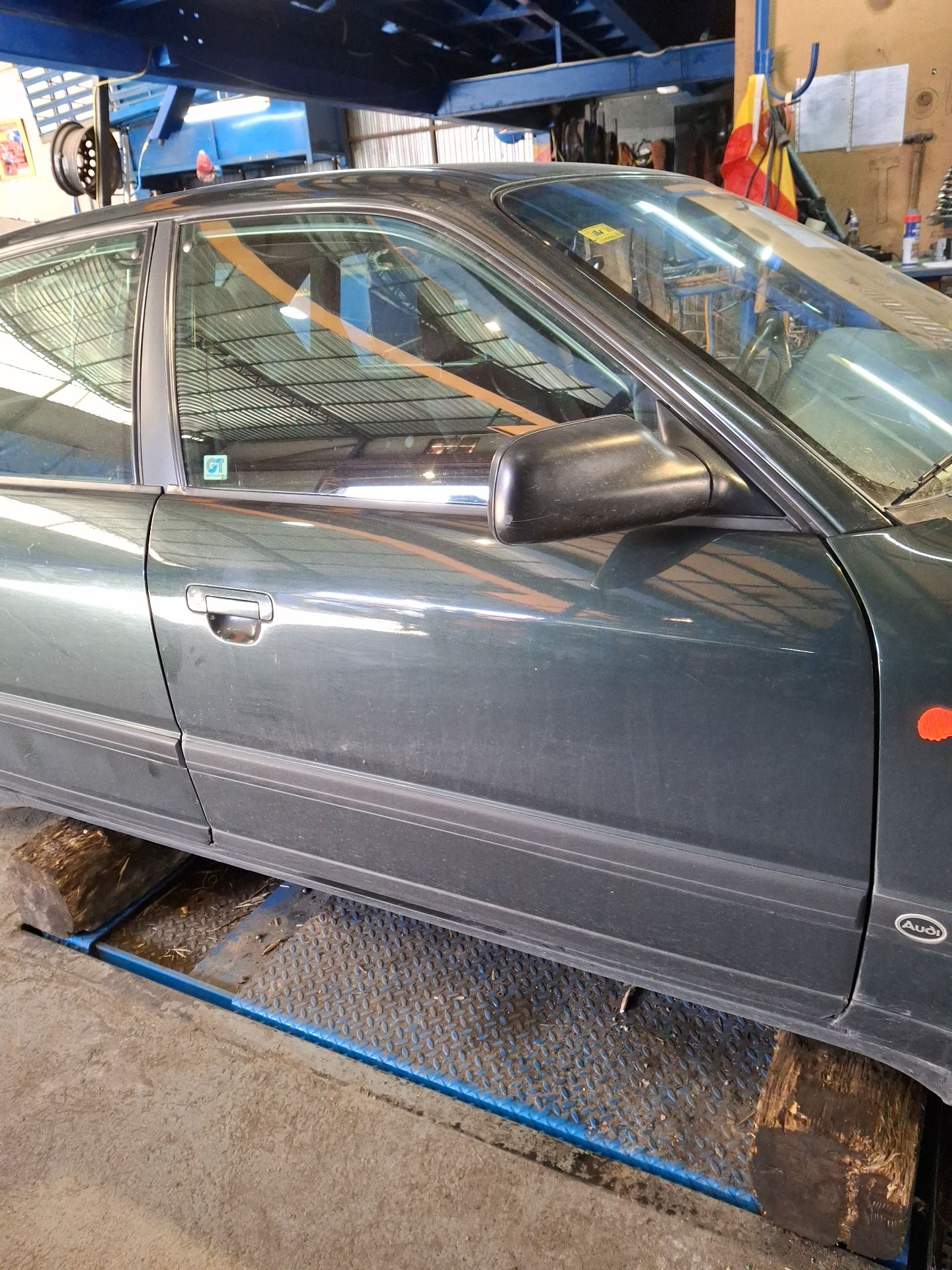 PUERTA DELANTERA DERECHA AUDI 100 