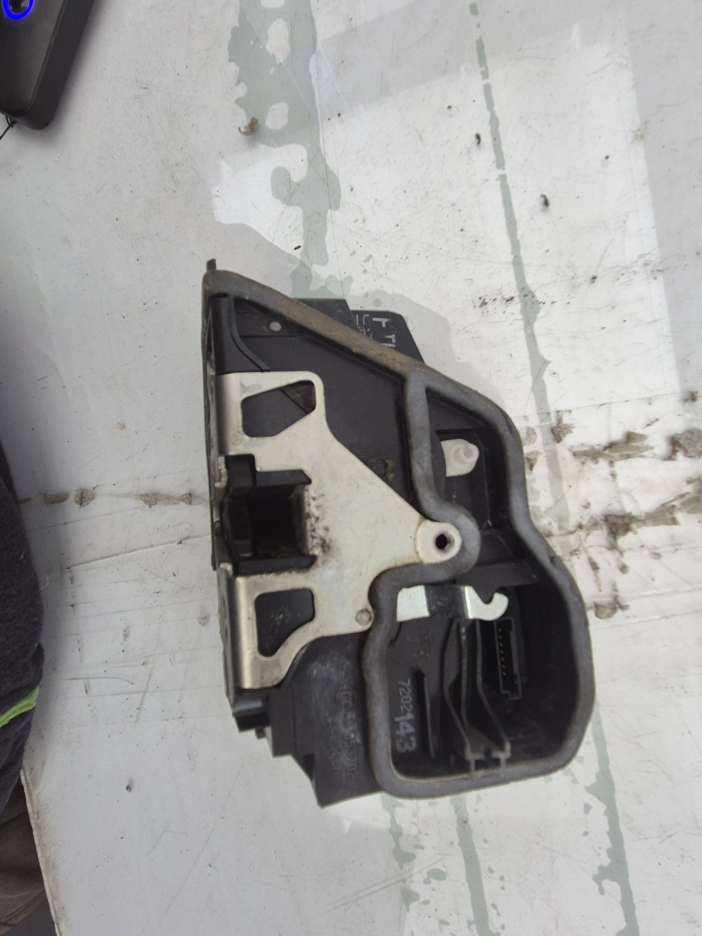 CERRADURA PUERTA DELANTERA IZQUIERDA BMW 5 