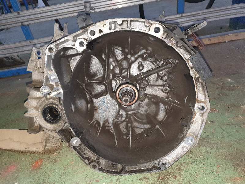 CAJA CAMBIOS RENAULT SC?NIC F9Q D8