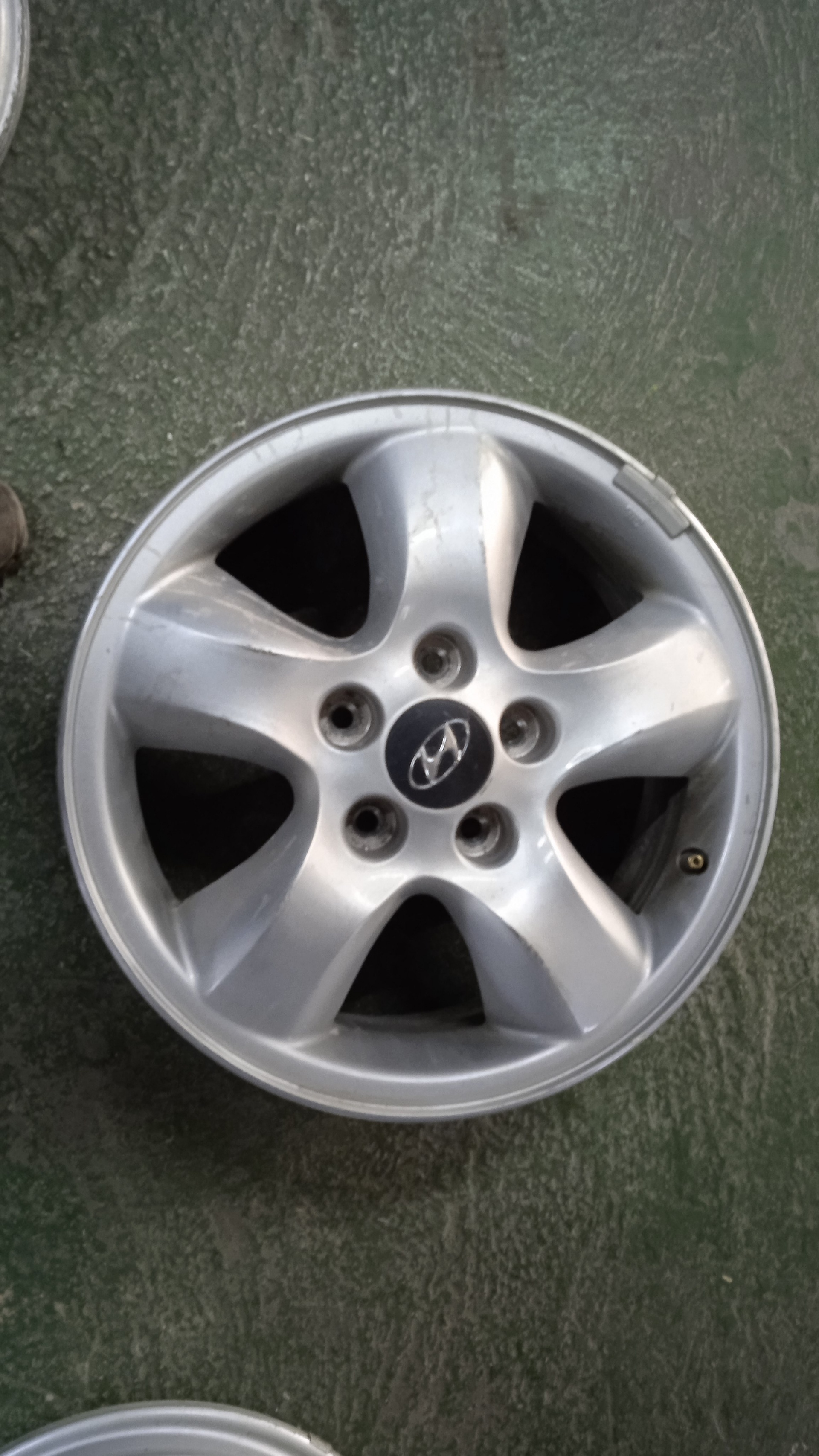 JUEGO LLANTAS HYUNDAI SANTA D4EA