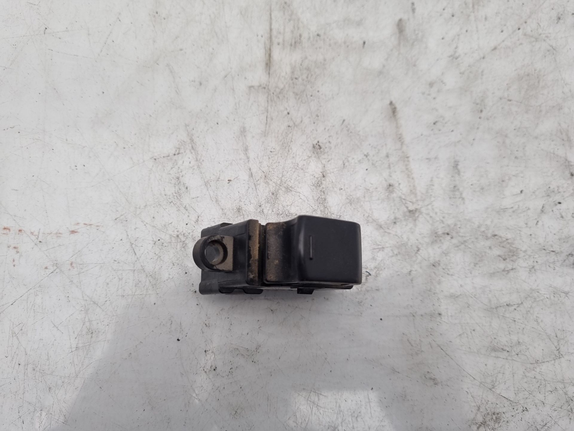 MANDO ELEVALUNAS TRASERO IZQUIERDO NISSAN QASHQAI M9R