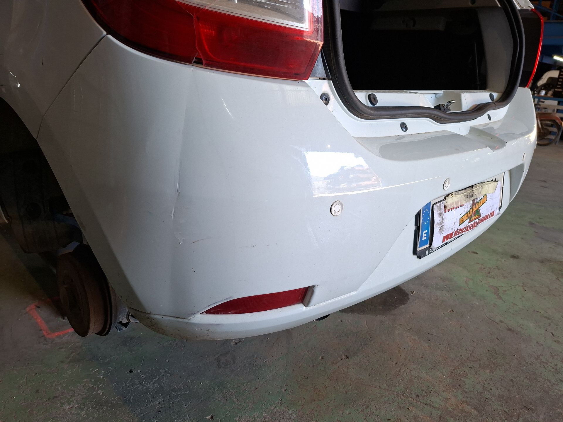 PARAGOLPES TRASERO DACIA SANDERO 