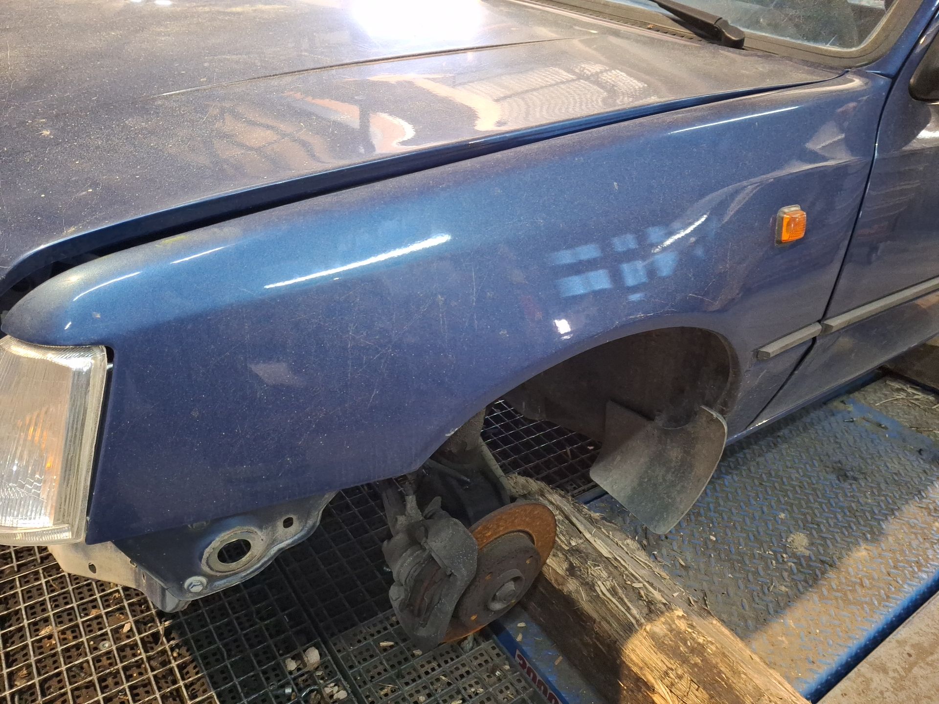 ALETA DELANTERA IZQUIERDA PEUGEOT 205 