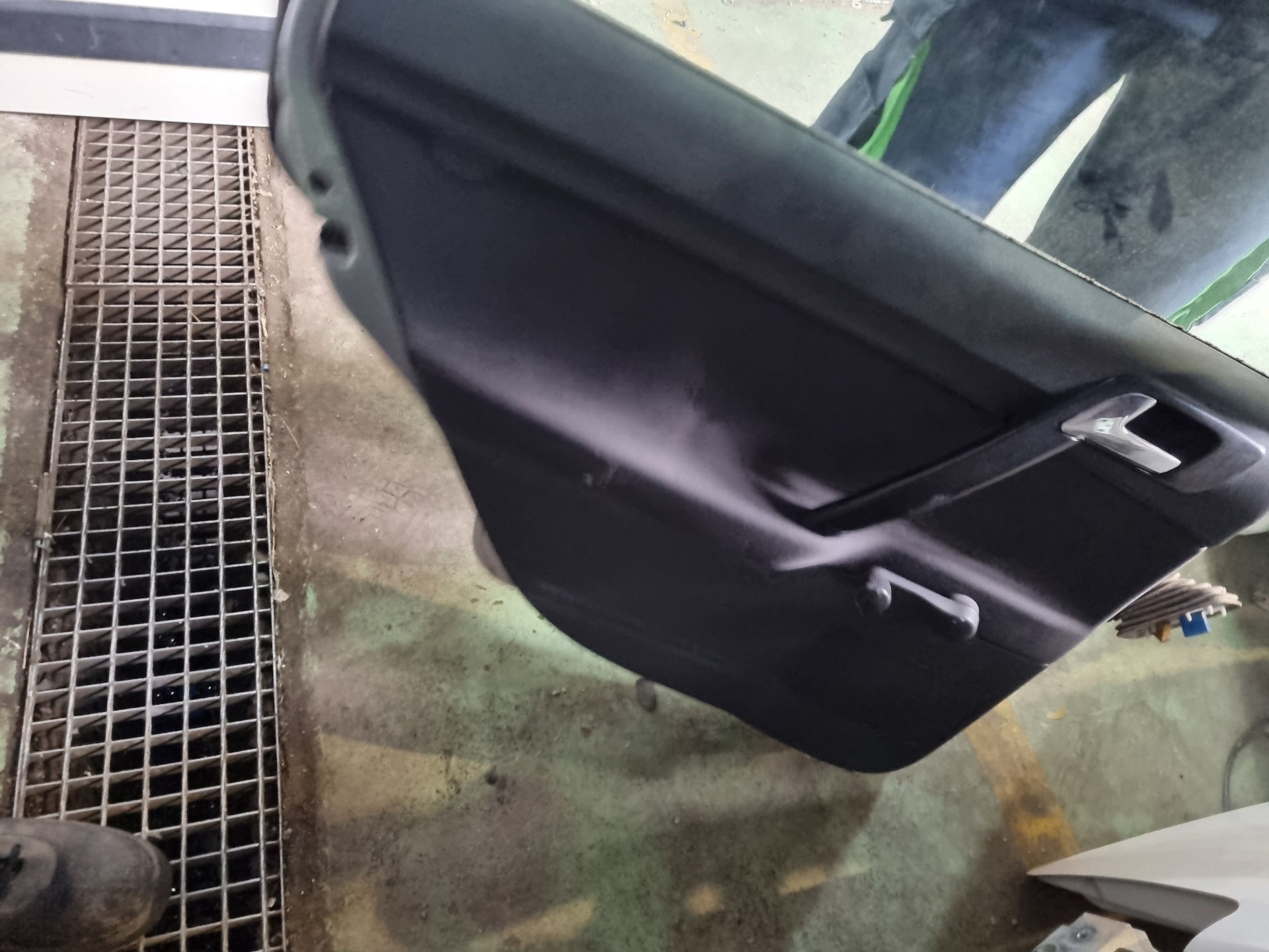 PUERTA TRASERA IZQUIERDA VOLKSWAGEN POLO AMF