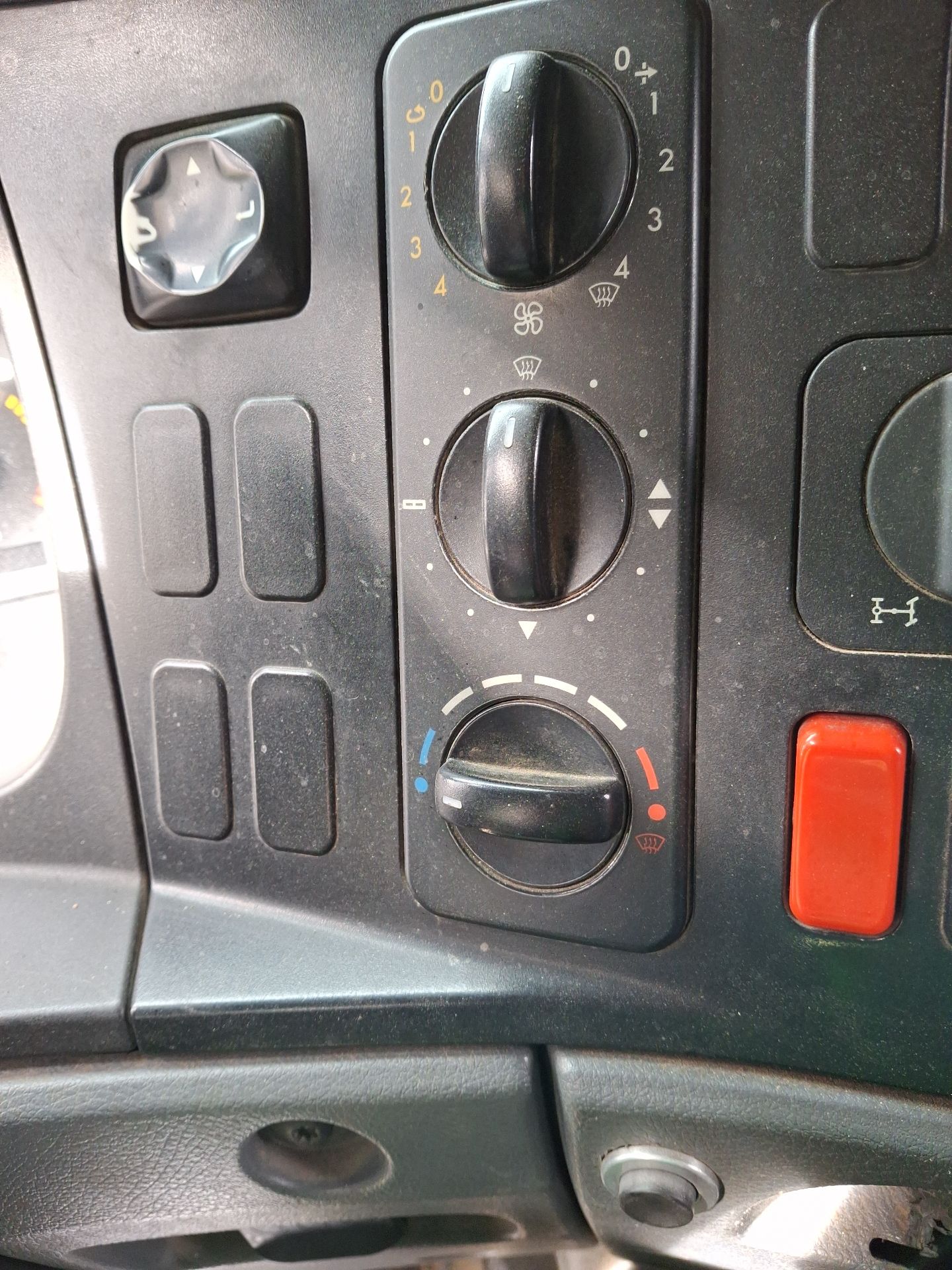  MERCEDES-BENZ 1829 950.501