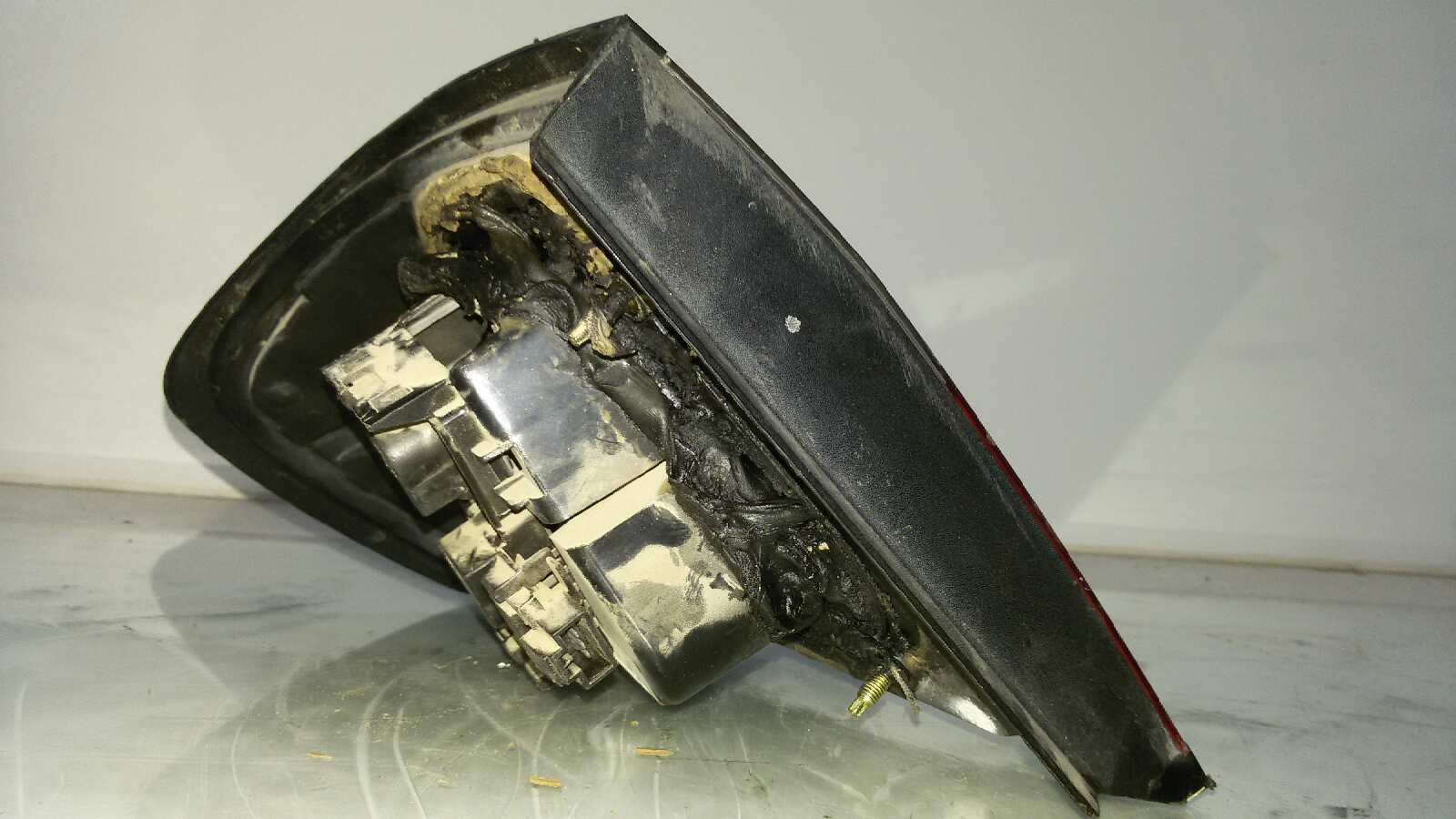 PILOTO TRASERO DERECHO NISSAN PRIMERA CD20T