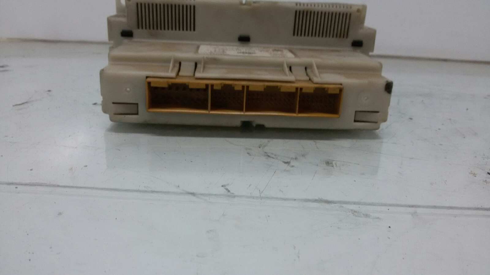 MANDO CLIMATIZADOR VOLKSWAGEN PASSAT 