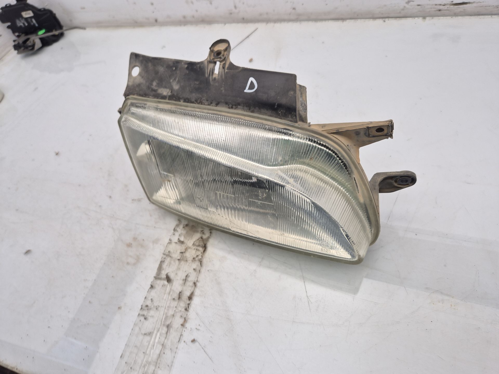 FARO DERECHO PEUGEOT PARTNER 