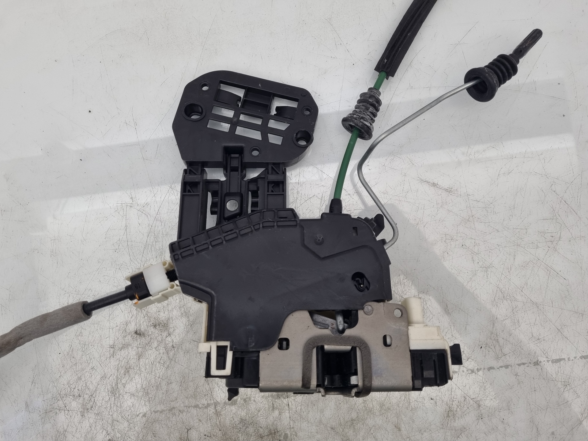 CERRADURA PUERTA TRASERA DERECHA INFINITI Q30 270910