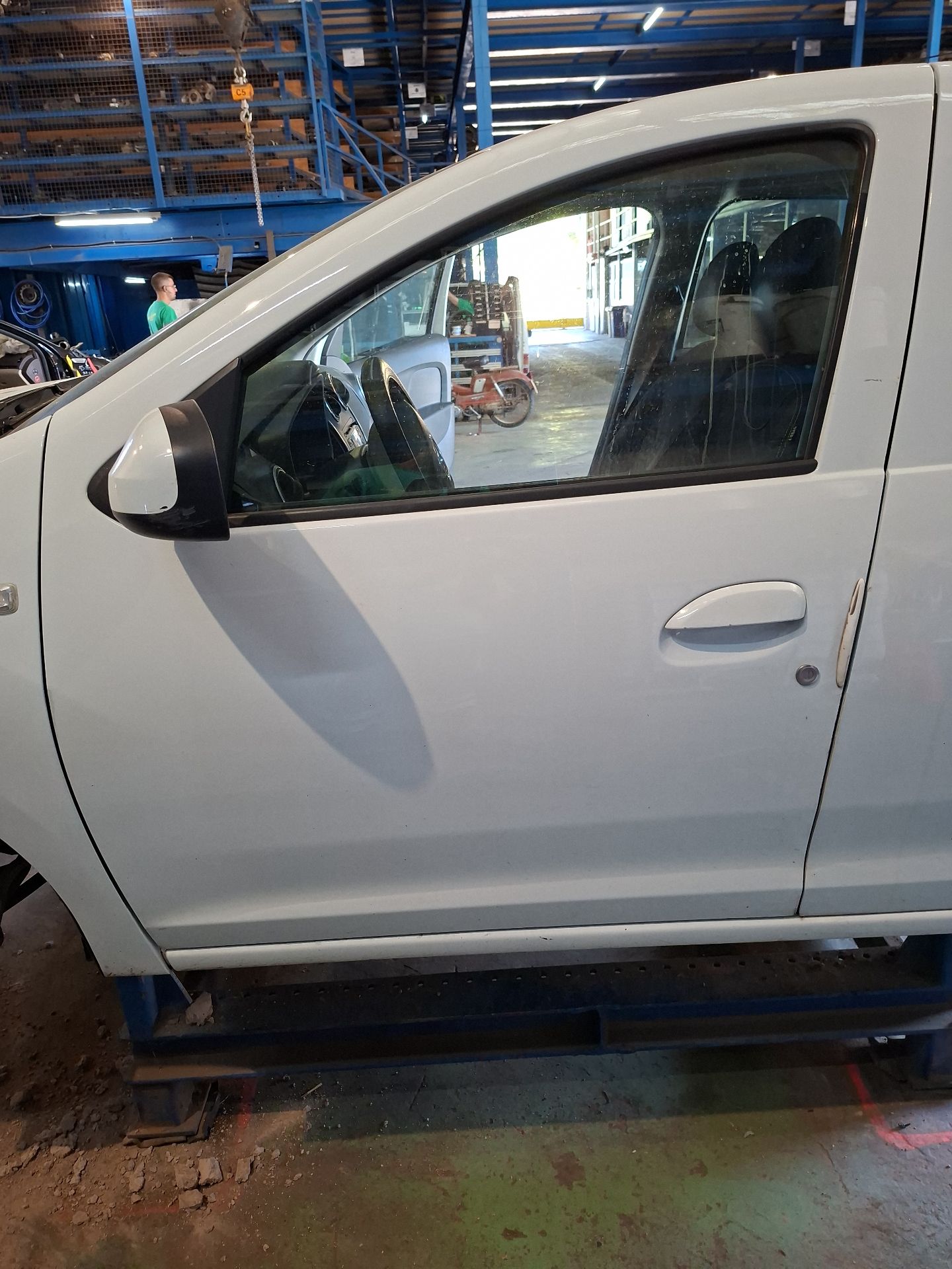 GUANTERA DACIA SANDERO 