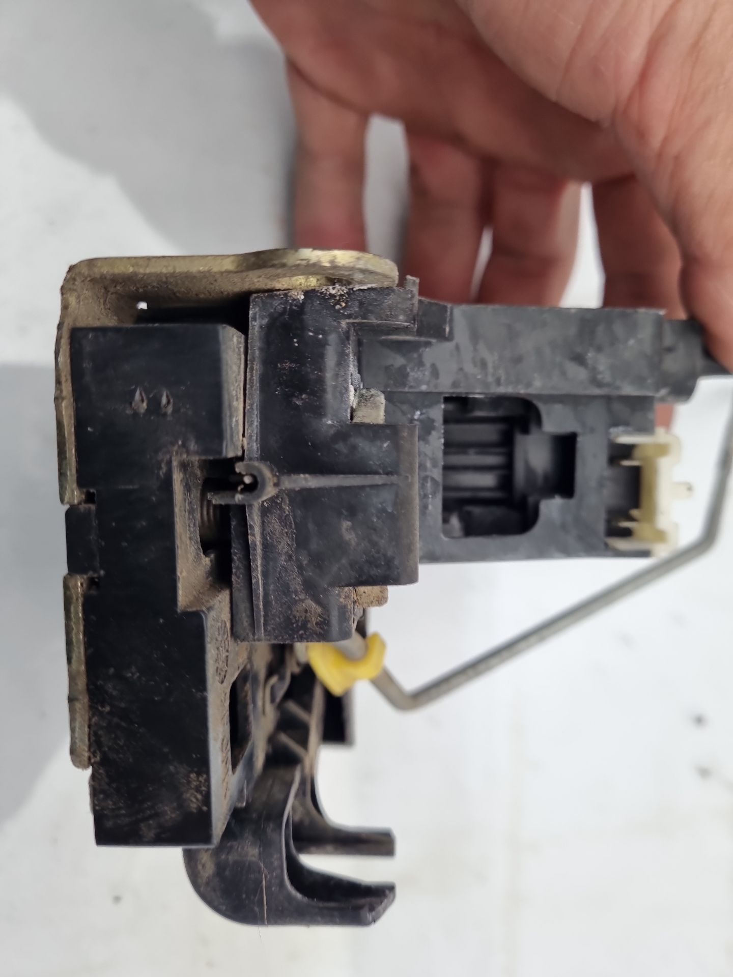 CERRADURA PUERTA DELANTERA IZQUIERDA RENAULT CLIO 