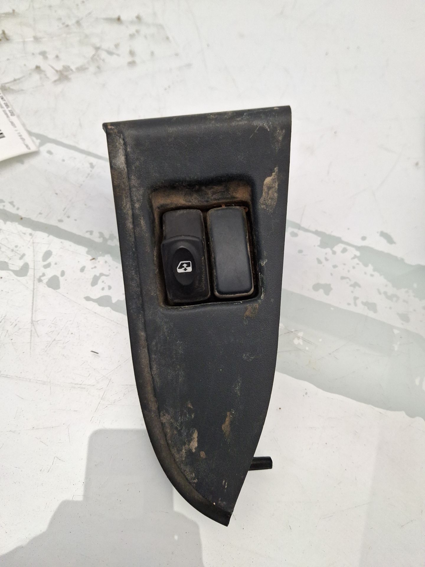 MANDO ELEVALUNAS DELANTERO IZQUIERDO RENAULT KANGO 