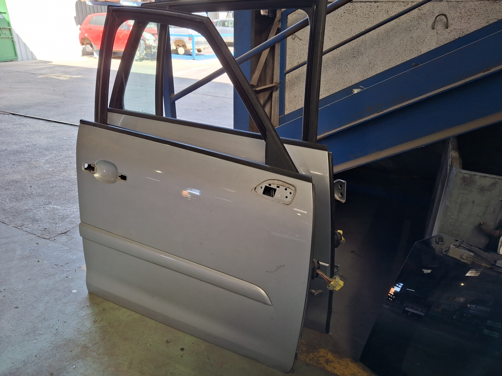 PUERTA DELANTERA DERECHA CITROEN C4 9HZ