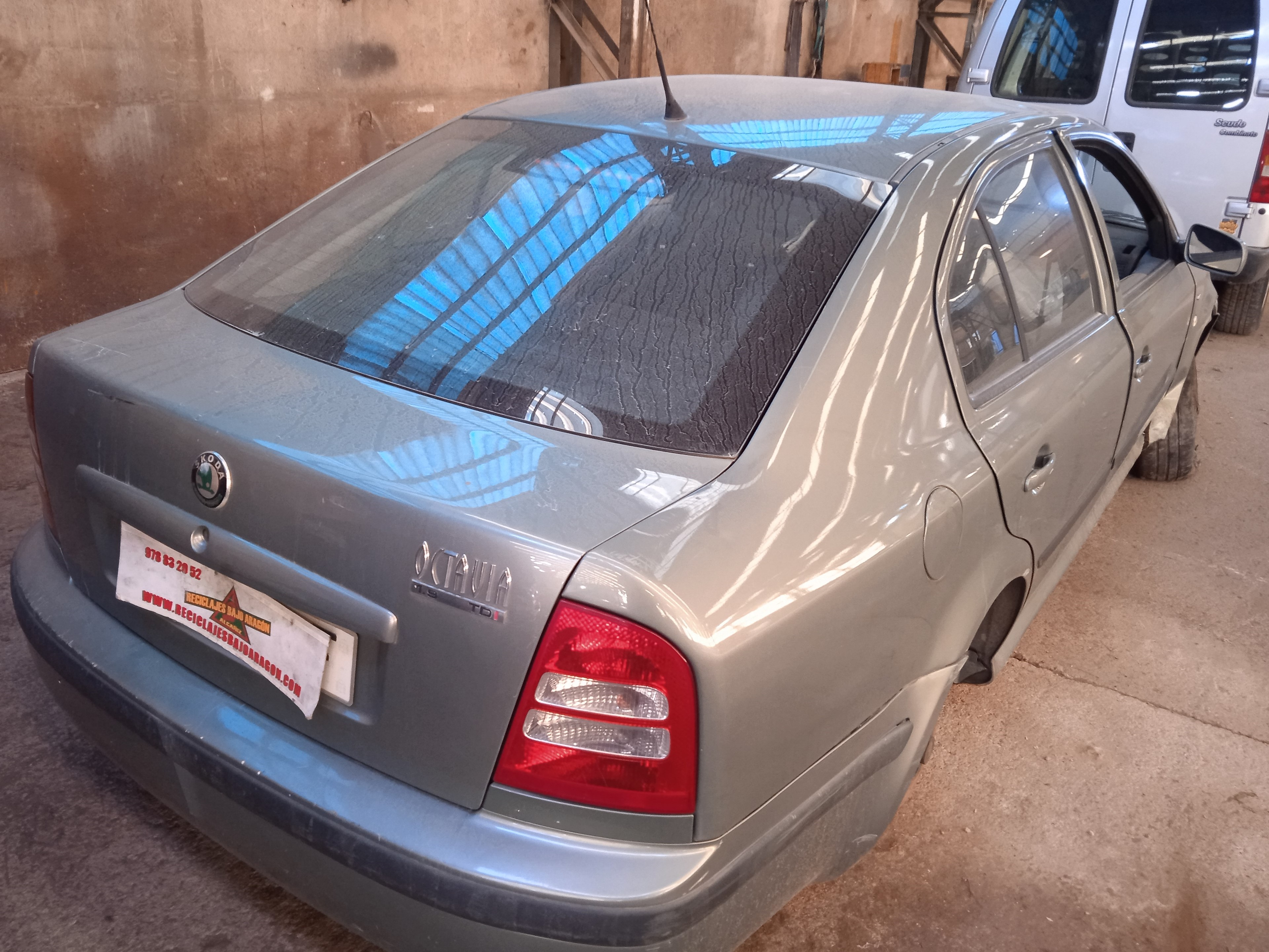 PILOTO TRASERO IZQUIERDO SKODA OCTAVIA ALH