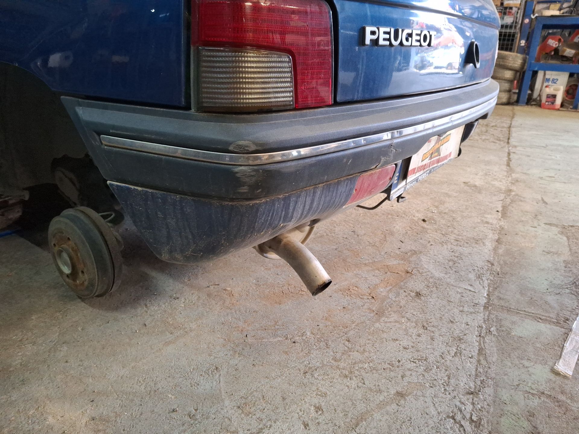 PARAGOLPES TRASERO PEUGEOT 205 