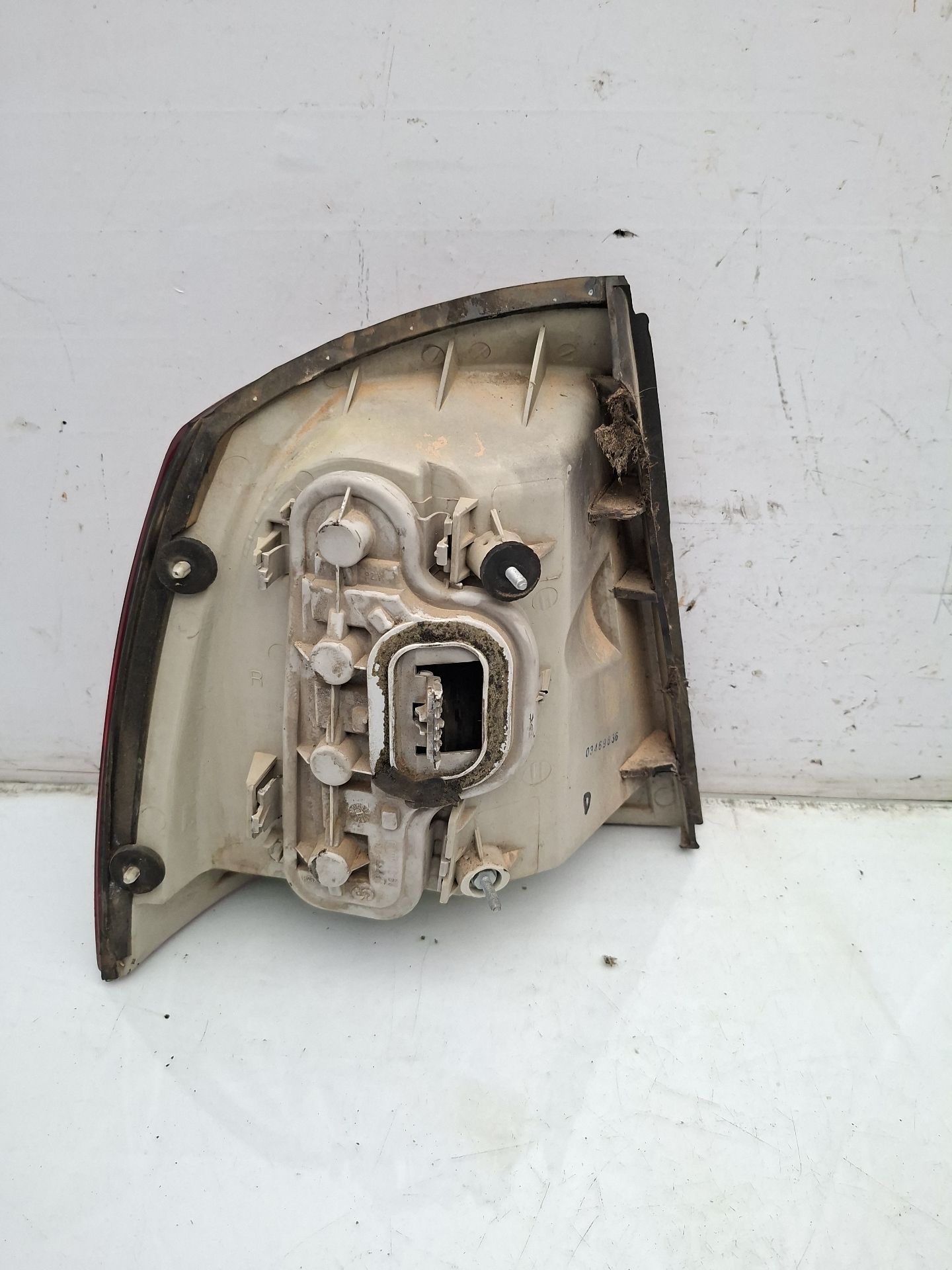 PILOTO TRASERO DERECHO OPEL ASTRA 